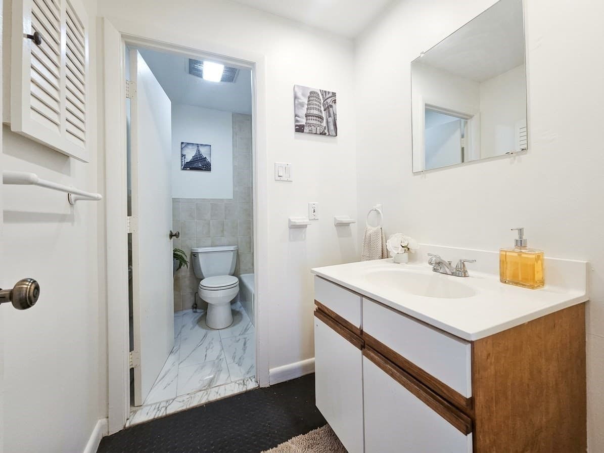Condominium at 10 Roberts St # 22, Somerville MA 02145, Somerville, photo 11 of 21