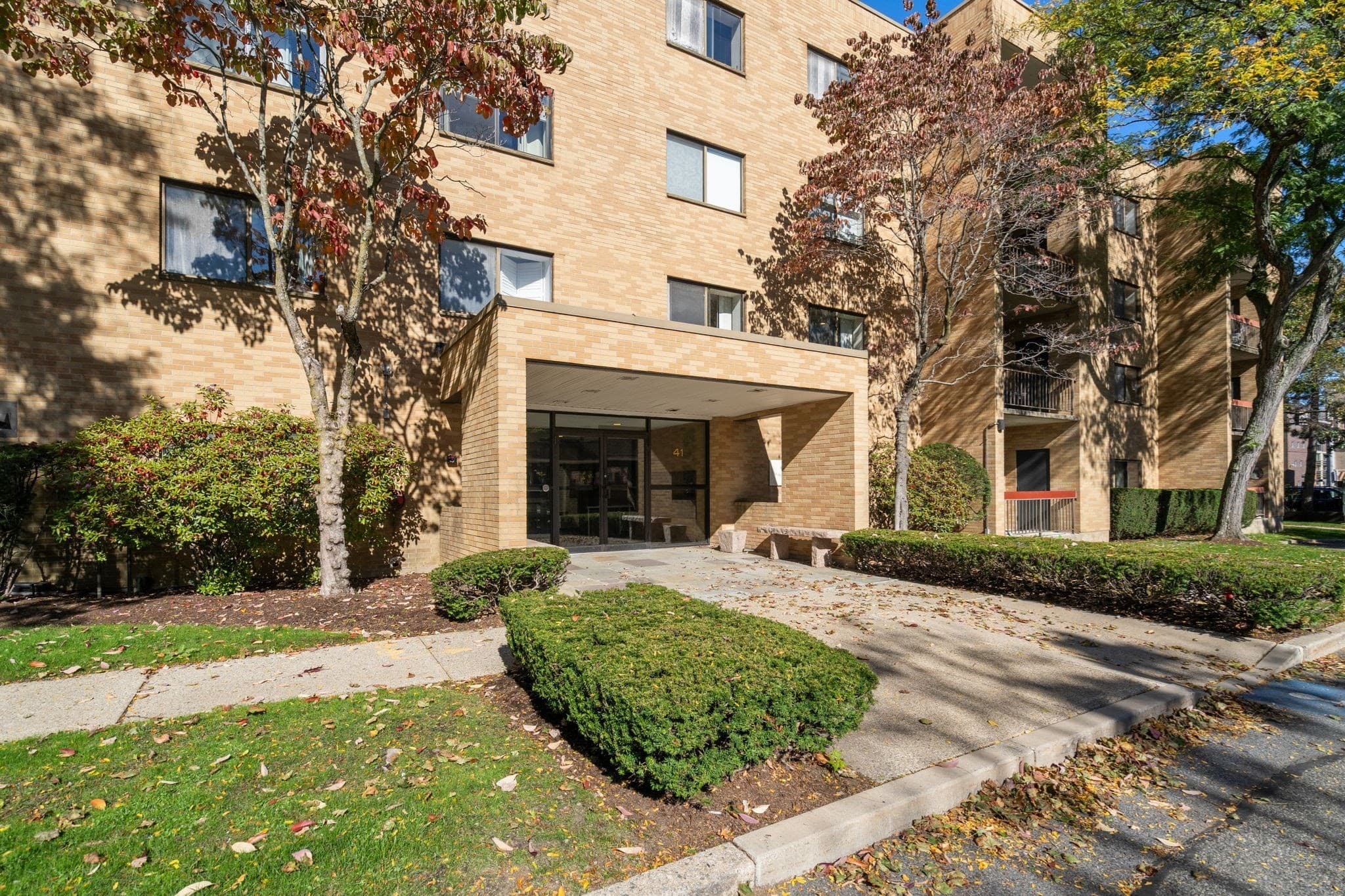 41 Centre St # 204, Brookline MA 02446