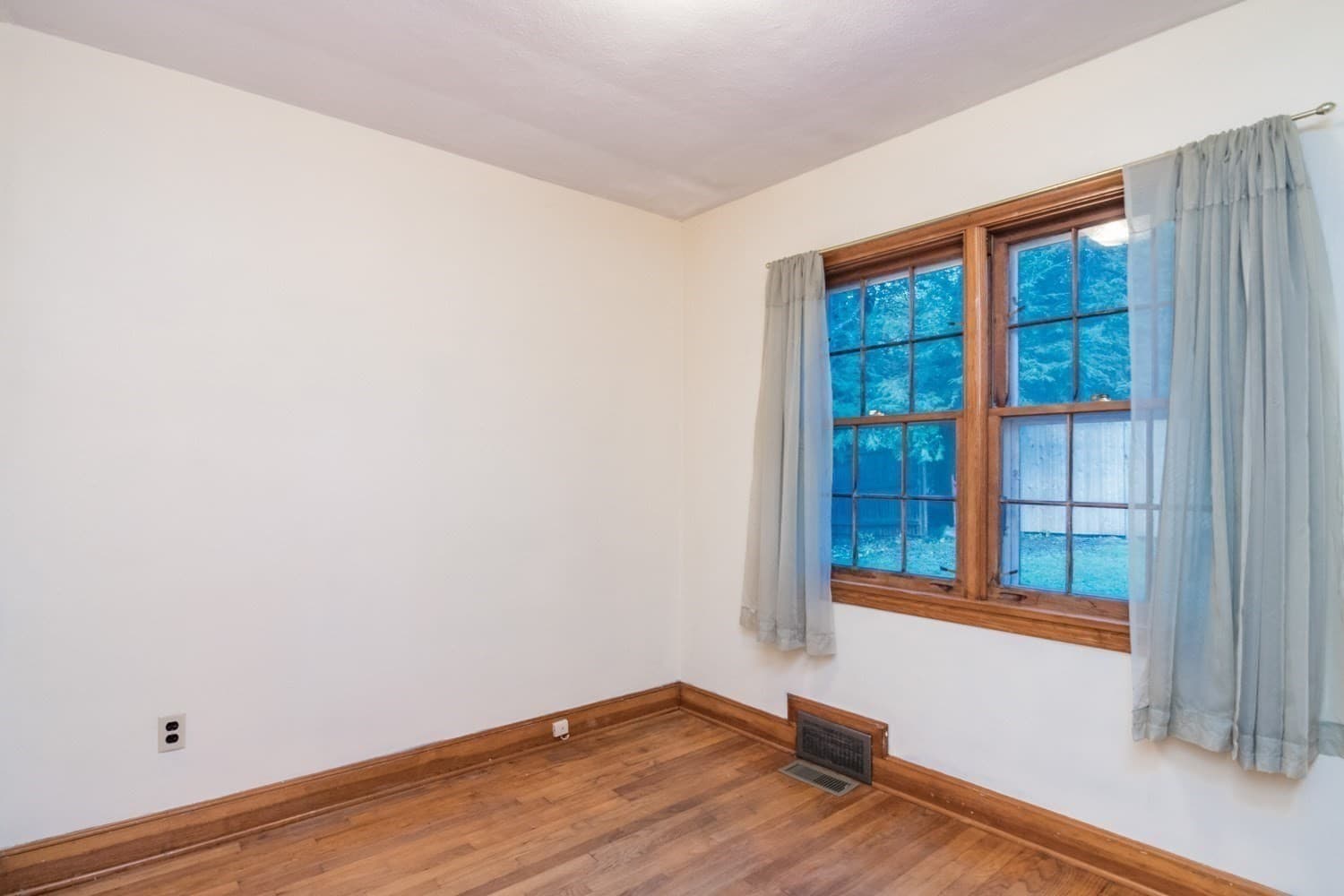Single Family Residence at 19 Moorland St, Amherst MA 01002, Amherst, photo 27 of 33