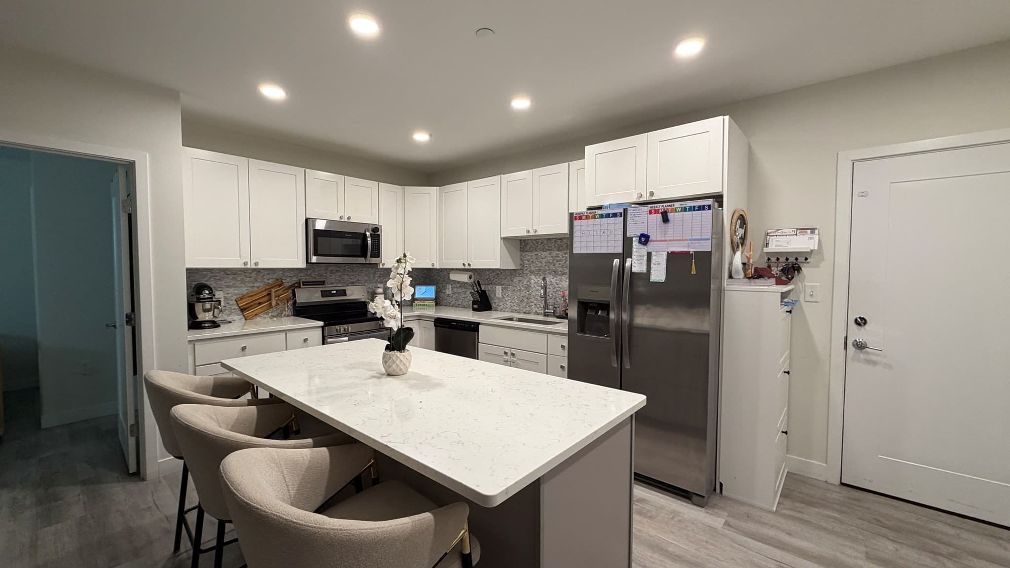 652 Merrimack St # 203, Lowell MA 01854
