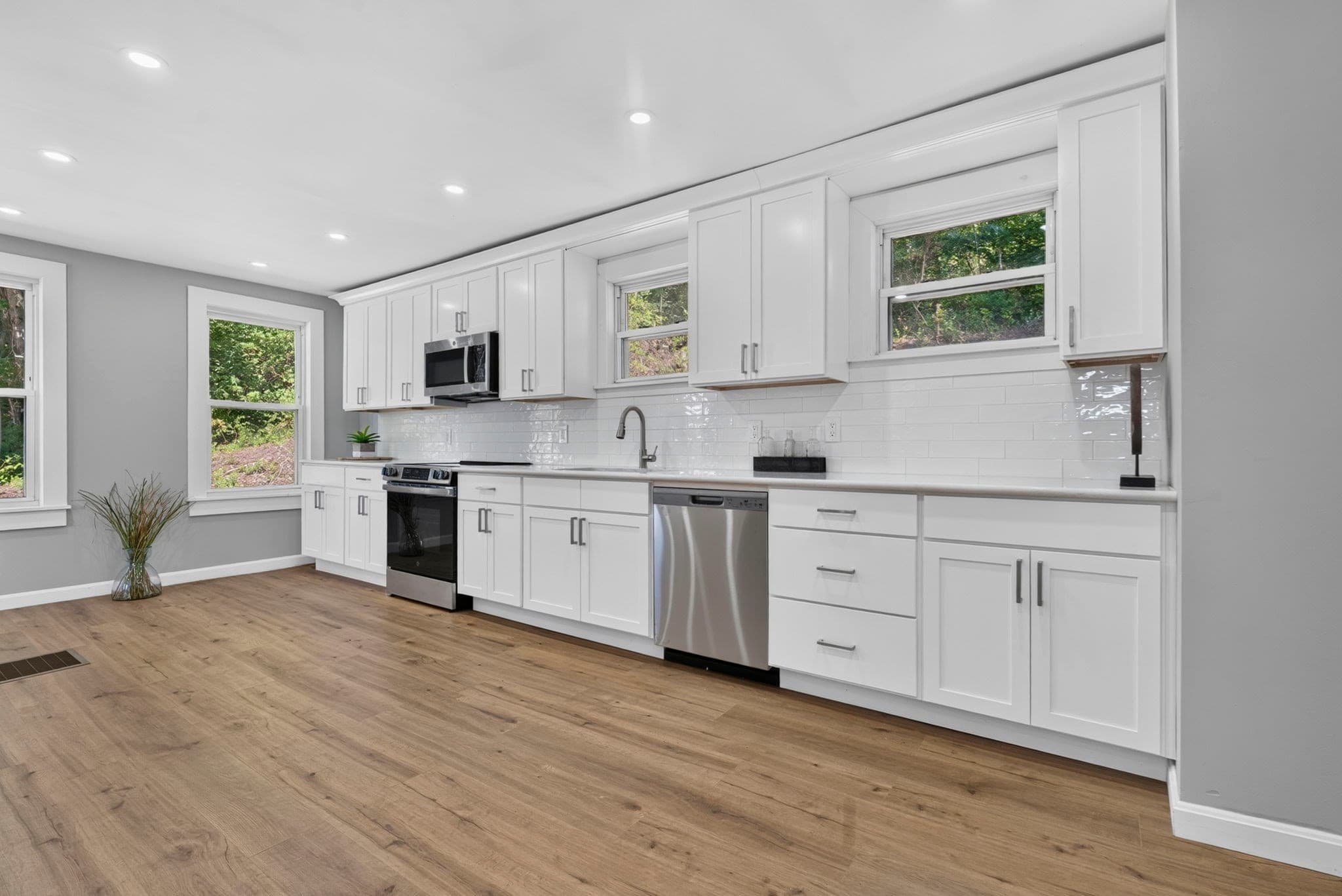 Single Family Residence at 521 Northfield Rd, Hinsdale NH 03451, Hinsdale, photo 6 of 42