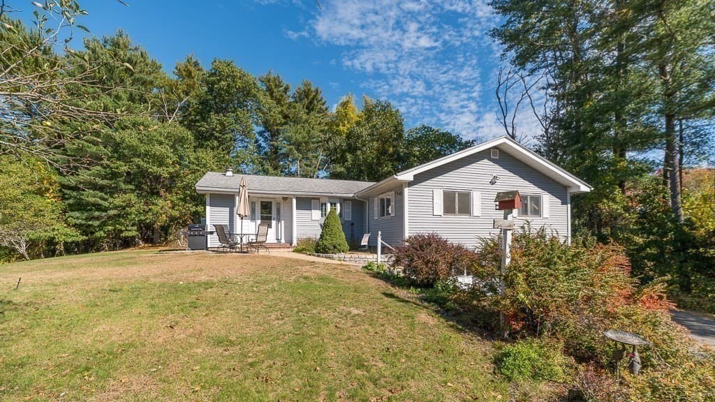 359 Linebrook Rd, Ipswich MA 01938