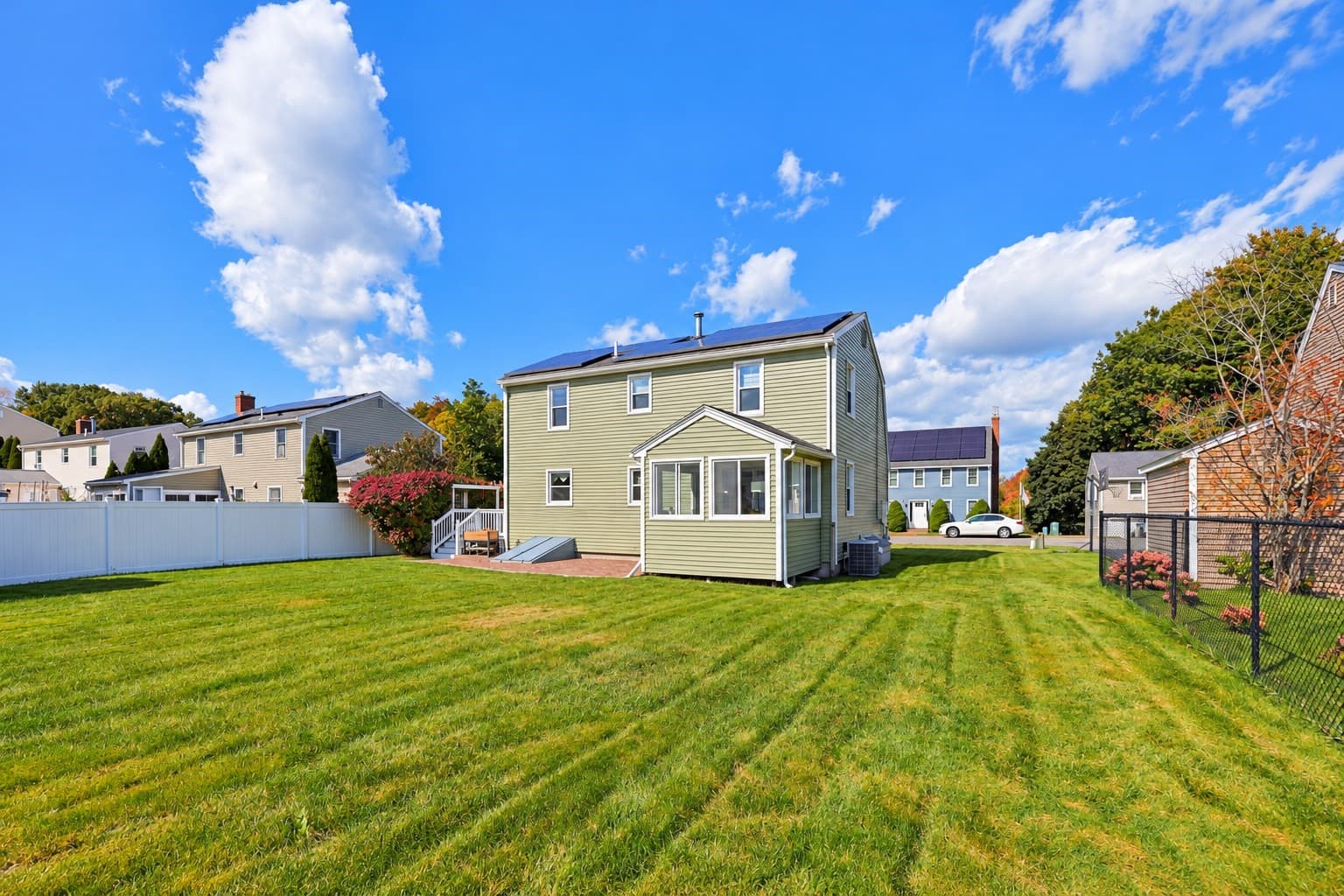 Single Family Residence at 26 Crestwood Cir, Lawrence MA 01843, Lawrence, photo 2 of 38