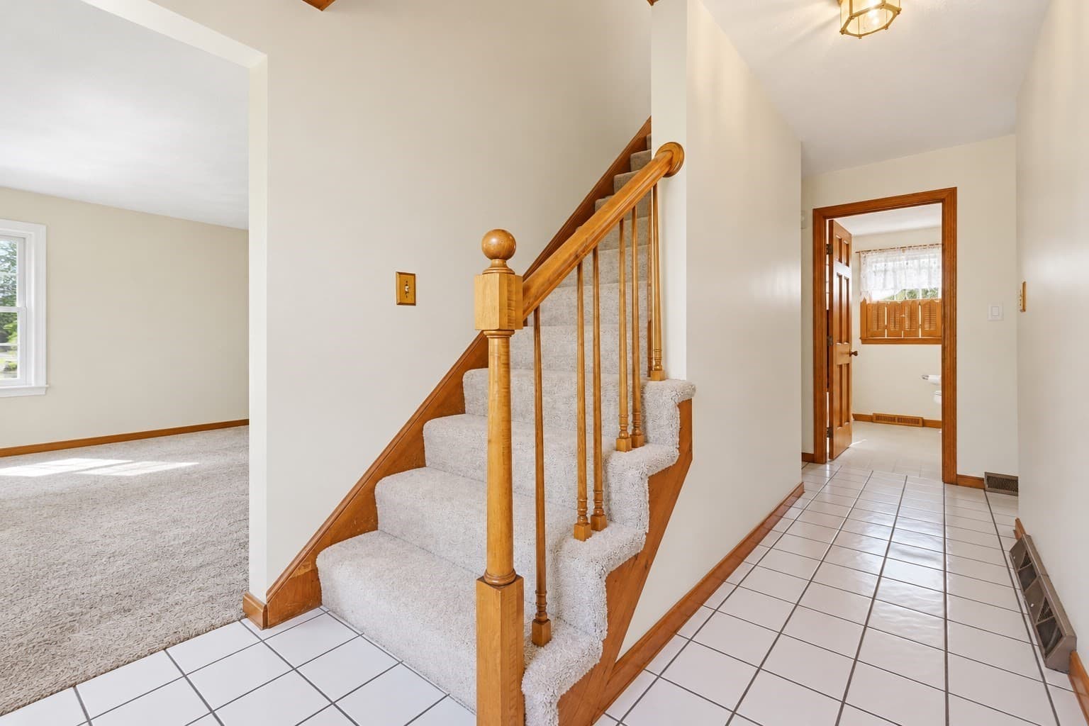 Single Family Residence at 26 Crestwood Cir, Lawrence MA 01843, Lawrence, photo 6 of 38