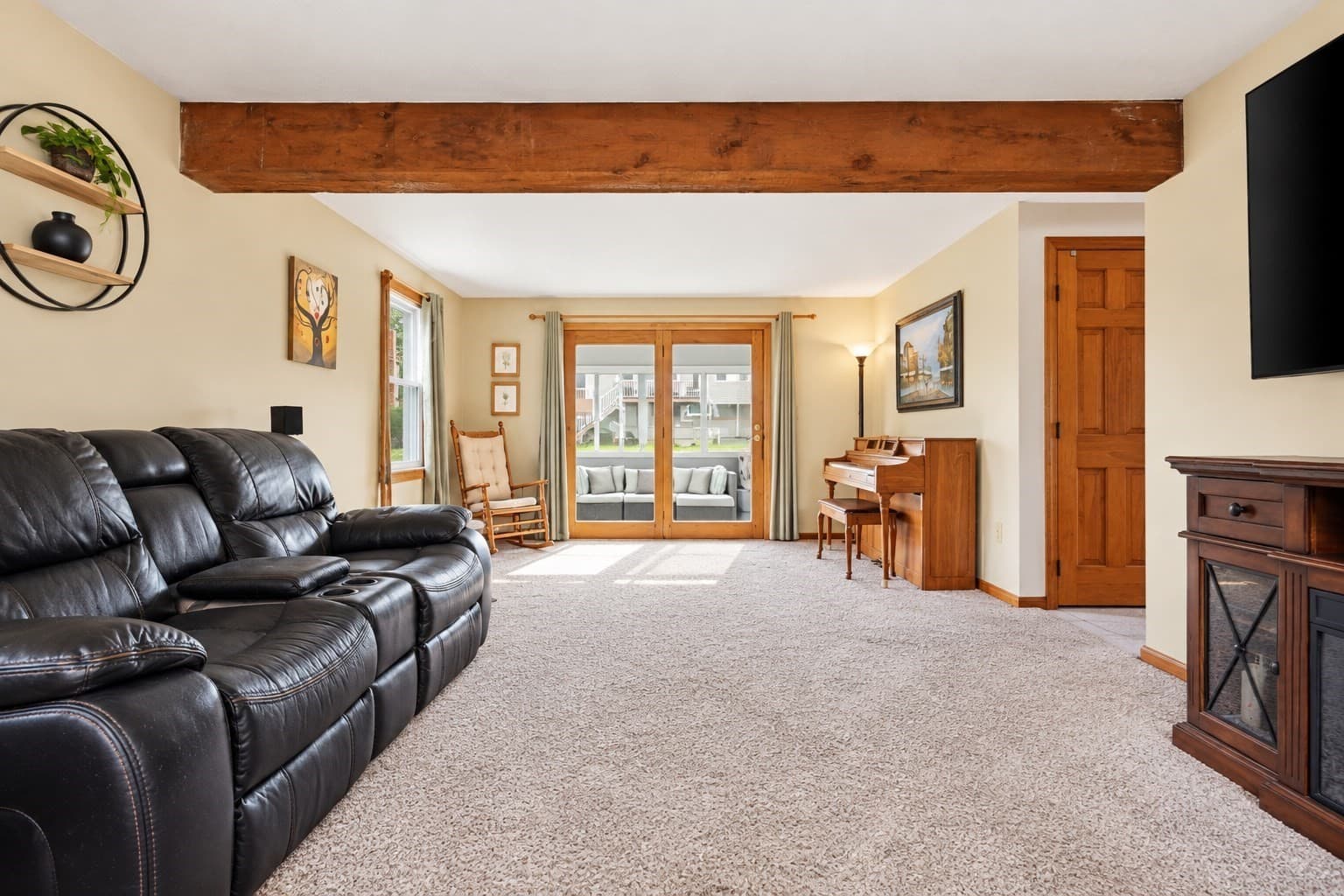 Single Family Residence at 26 Crestwood Cir, Lawrence MA 01843, Lawrence, photo 9 of 38