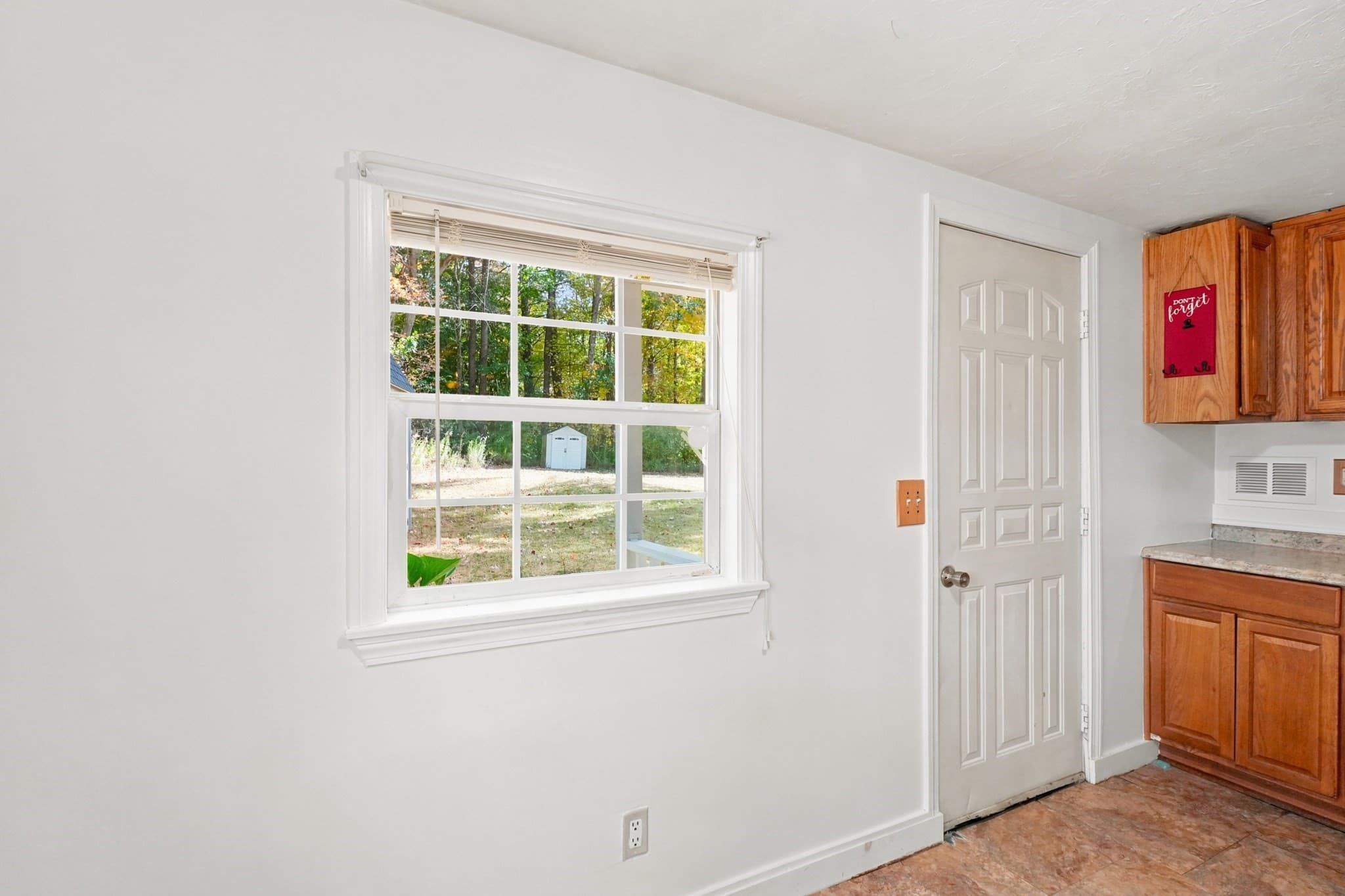 Single Family Residence at 111 Franklin St, Winchendon MA 01475, Winchendon, photo 6 of 17