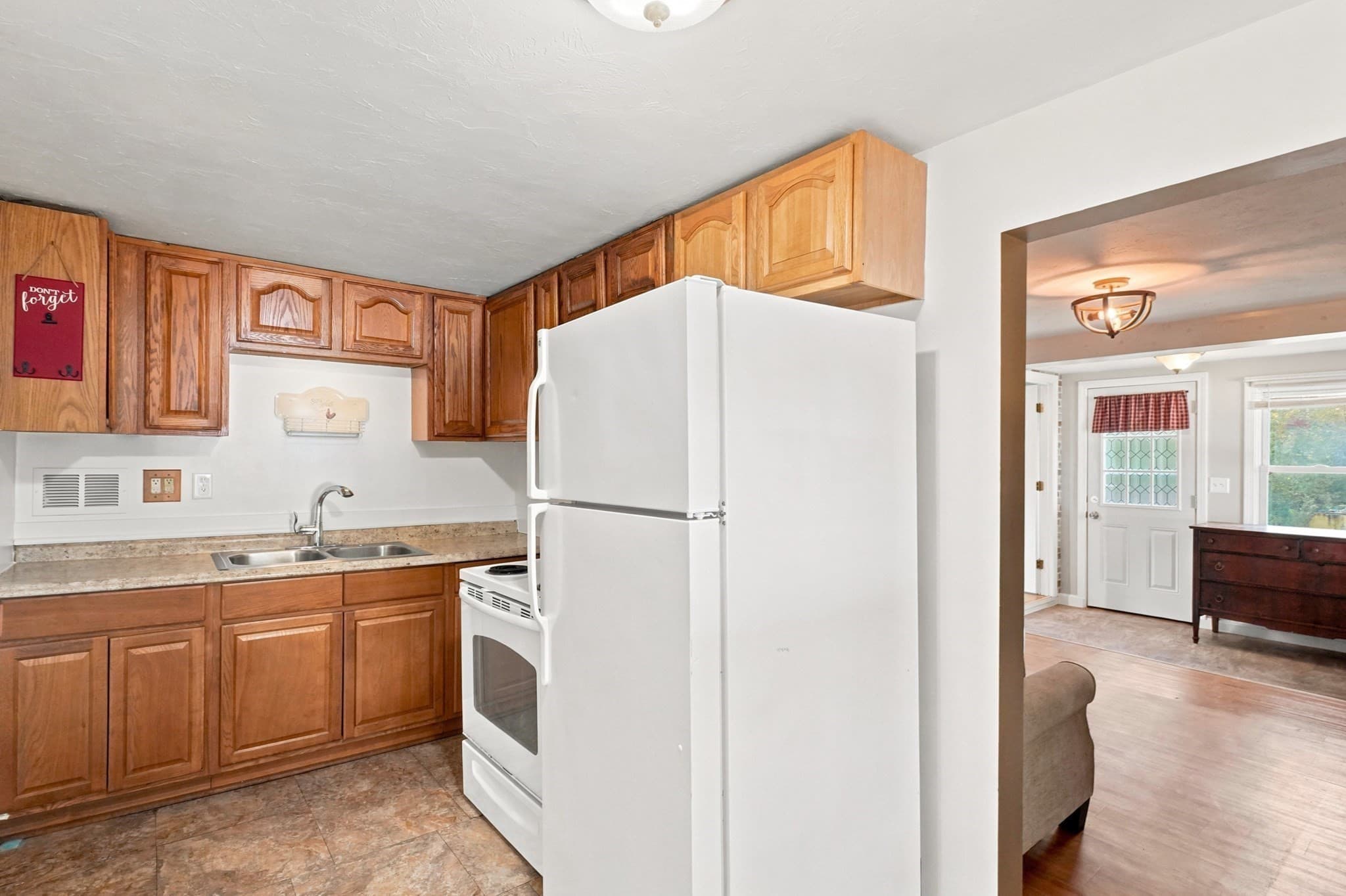 Single Family Residence at 111 Franklin St, Winchendon MA 01475, Winchendon, photo 5 of 17