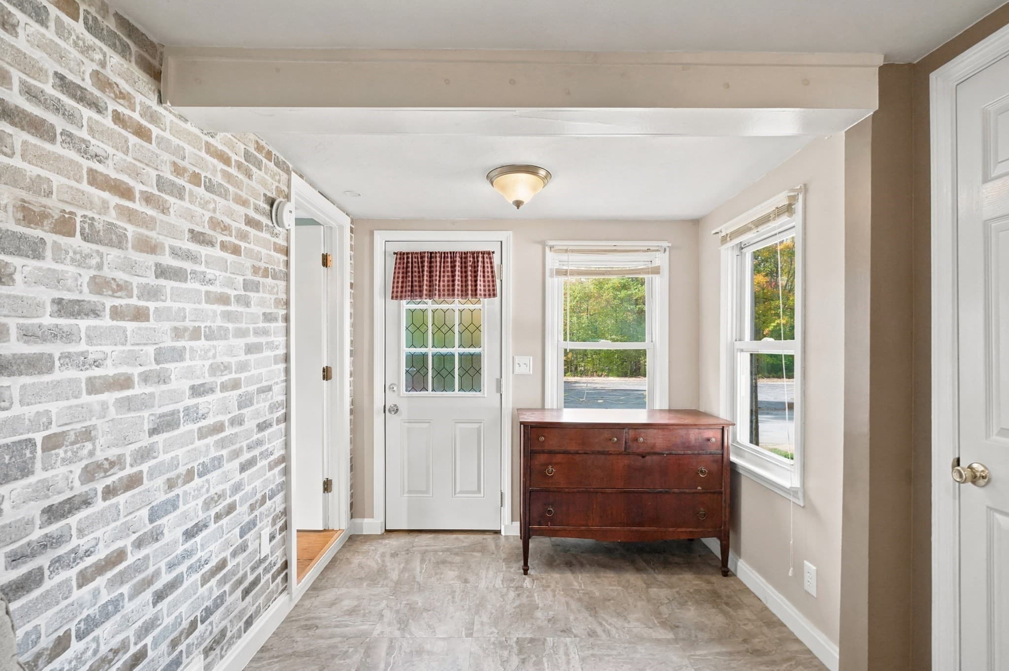 Single Family Residence at 111 Franklin St, Winchendon MA 01475, Winchendon, photo 4 of 17