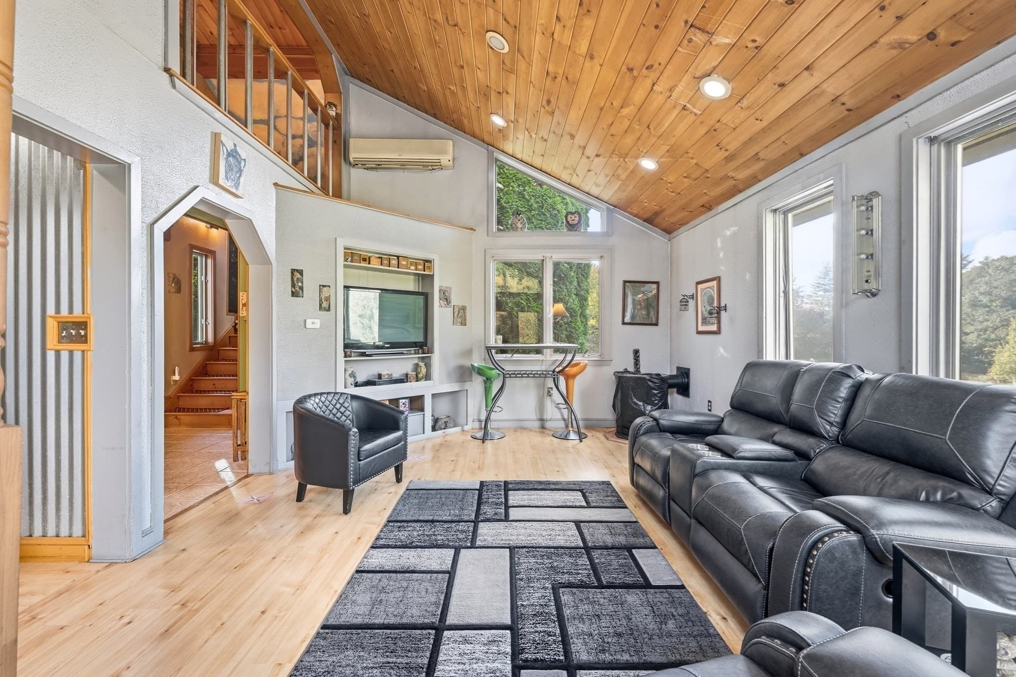 Single Family Residence at 755 Robinson Rd, Pembroke NH 03275, Pembroke, photo 5 of 27