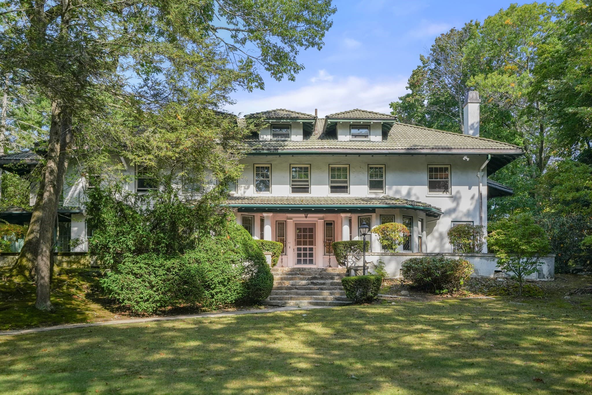 41 Montvale Rd, Newton MA 02459