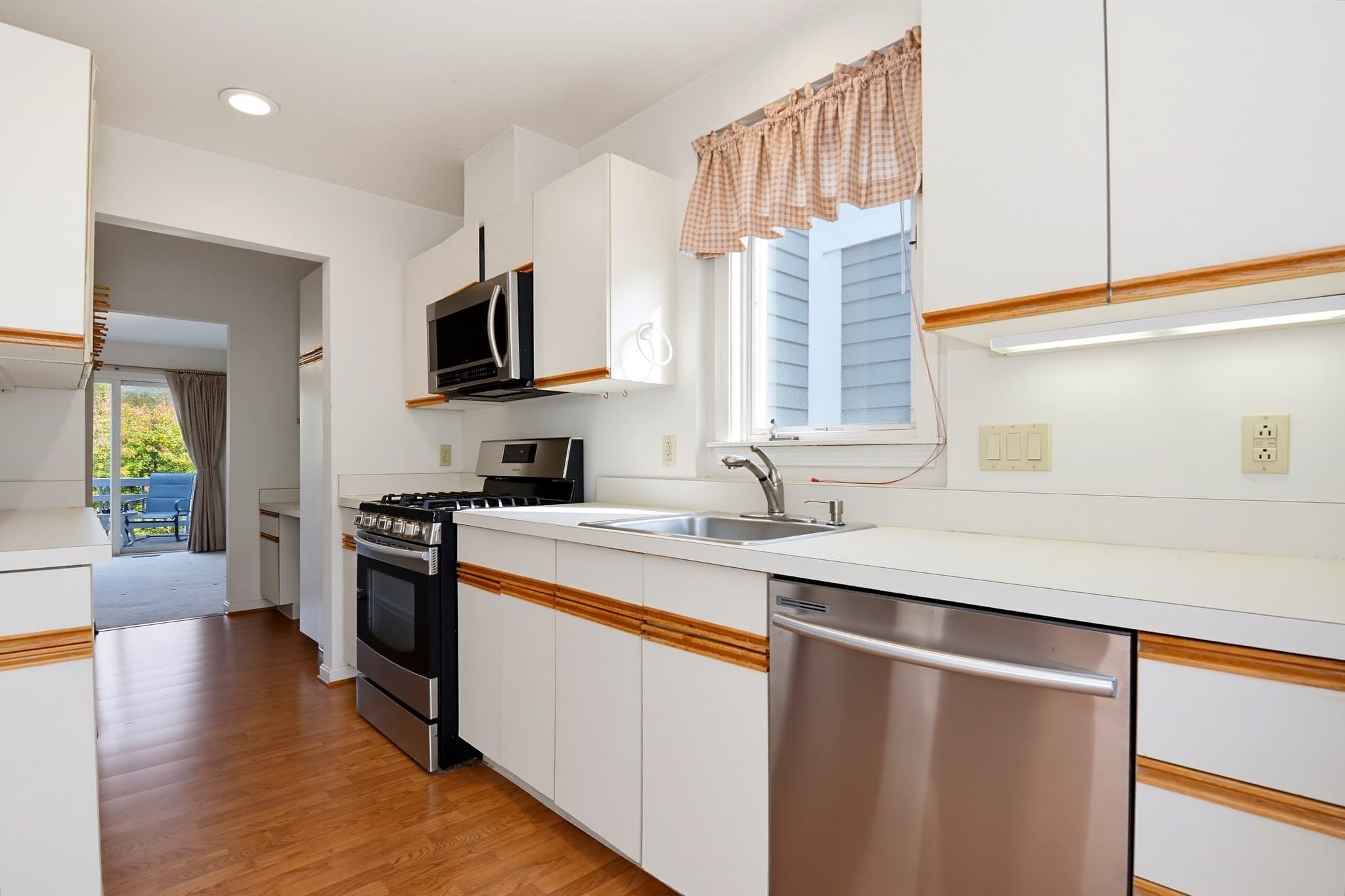 Condominium at 9 Landing Dr # 9, Methuen MA 01844, Methuen, photo 3 of 39