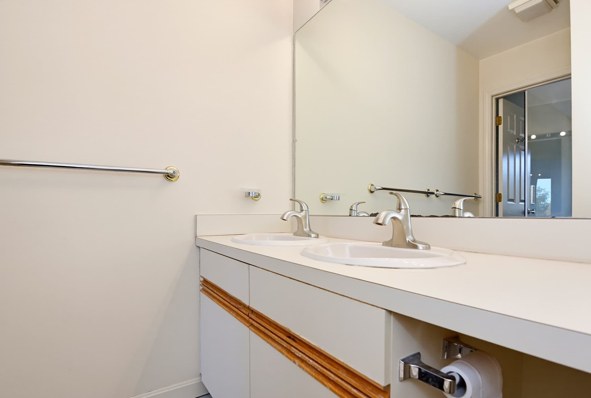 Condominium at 9 Landing Dr # 9, Methuen MA 01844, Methuen, photo 20 of 39