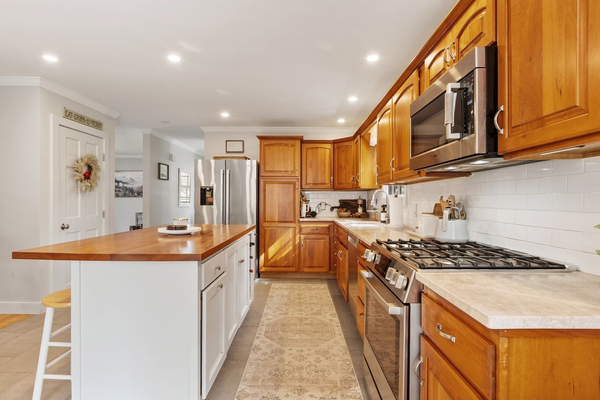 Single Family Residence at 63 Linwood St, Chelmsford MA 01824, Chelmsford, photo 14 of 41