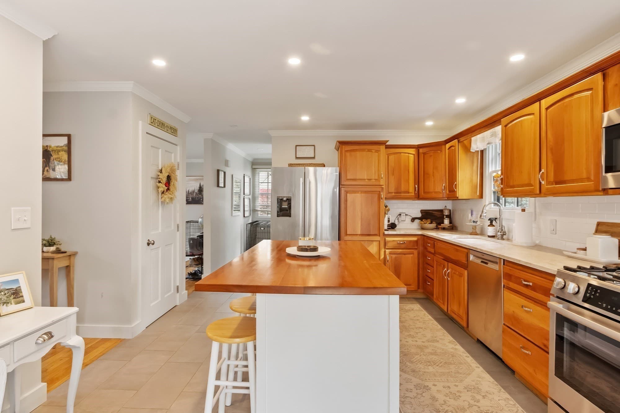 Single Family Residence at 63 Linwood St, Chelmsford MA 01824, Chelmsford, photo 15 of 41