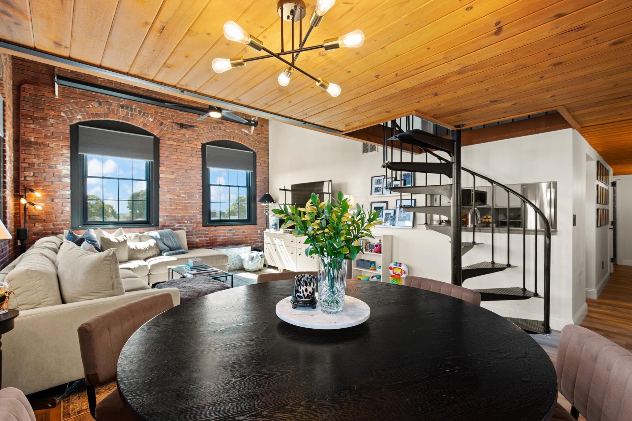 Condominium at 50 Rantoul # 501, Beverly MA 01915, Beverly, photo 16 of 32
