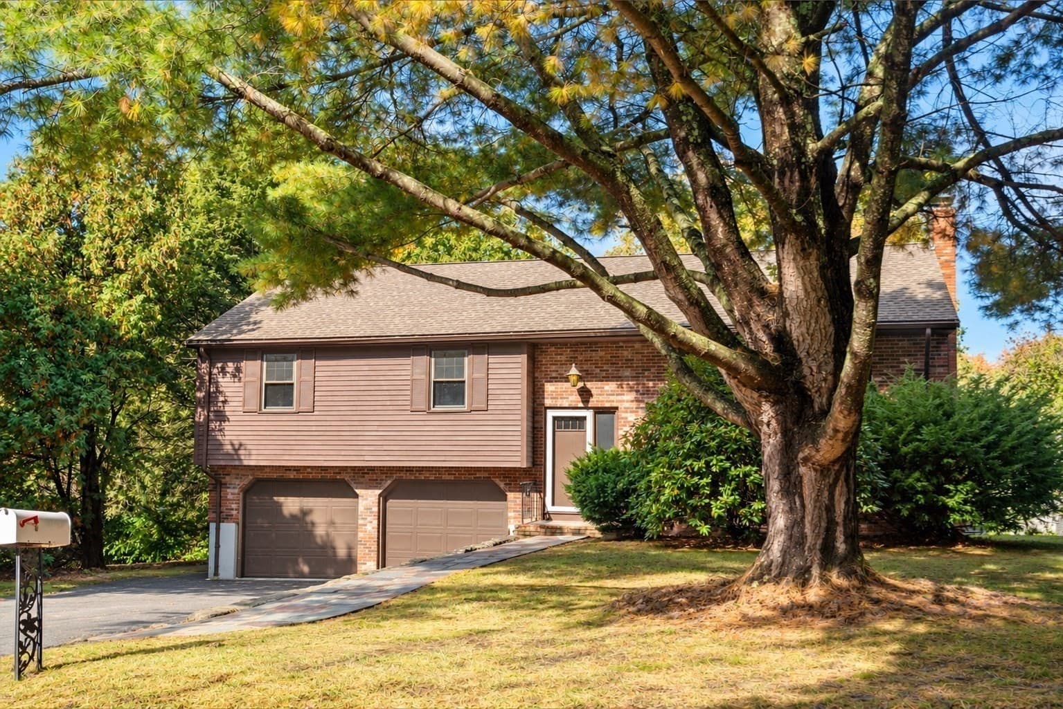 Single Family Residence at 6 Aricia Ln, Winchester MA 01890, Winchester, photo 2 of 37
