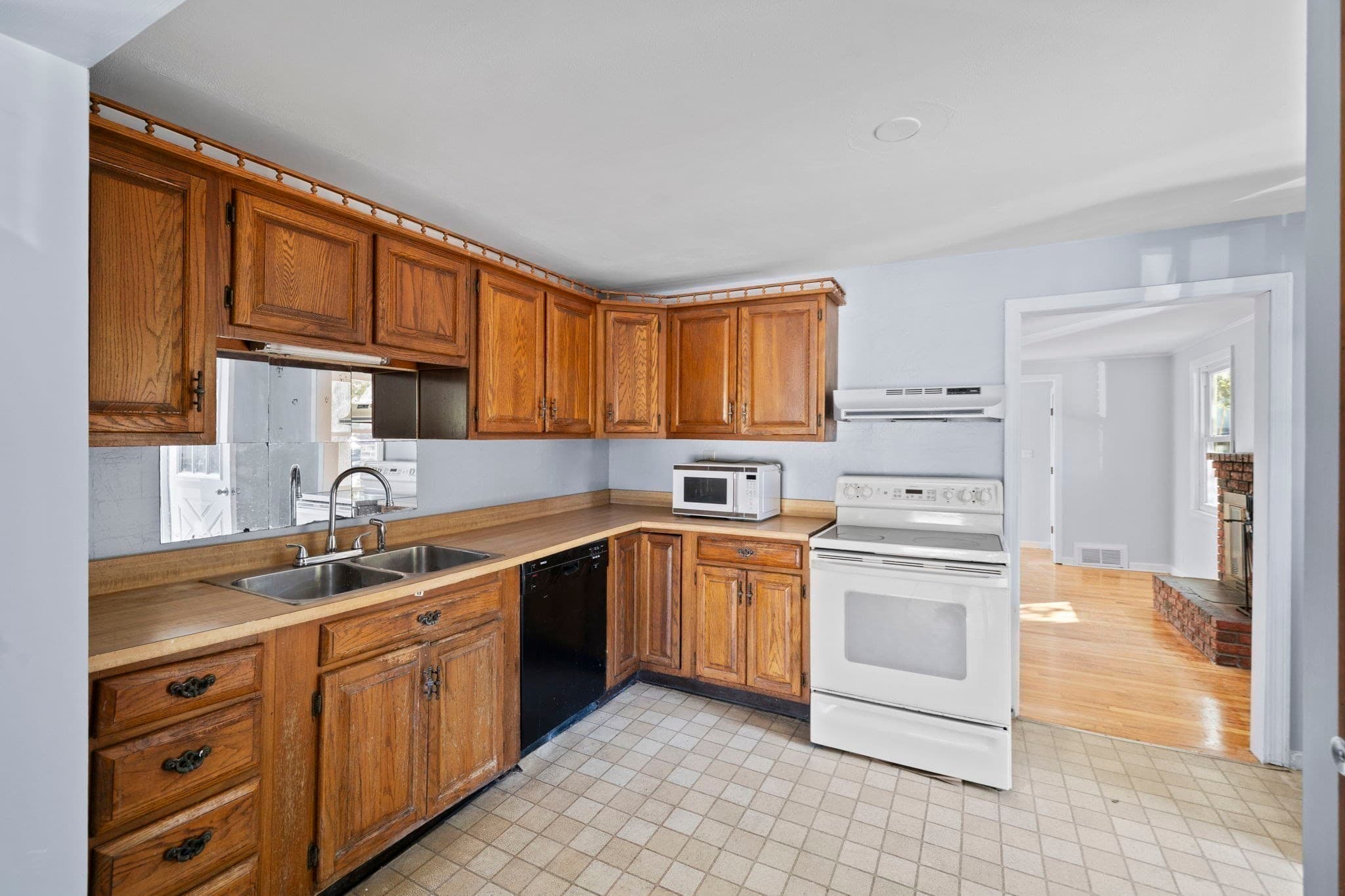 Single Family Residence at 40 Mann St, Braintree MA 02184, Braintree, photo 6 of 26