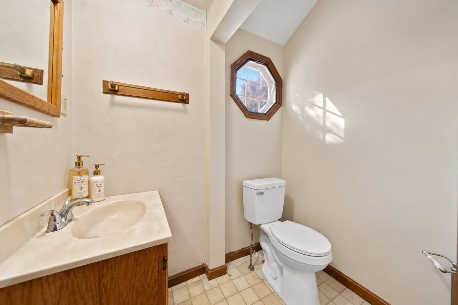 Single Family Residence at 40 Mann St, Braintree MA 02184, Braintree, photo 13 of 26
