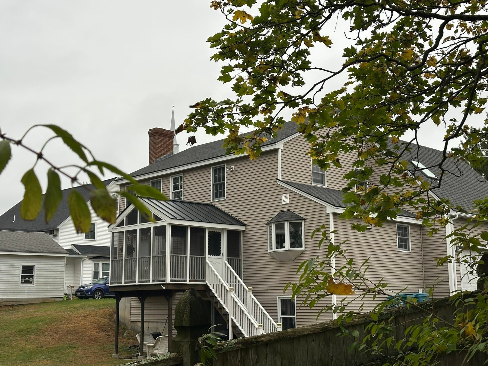 Single Family Residence at 108 Linwood St, Uxbridge MA 01569, photo 3 of 22