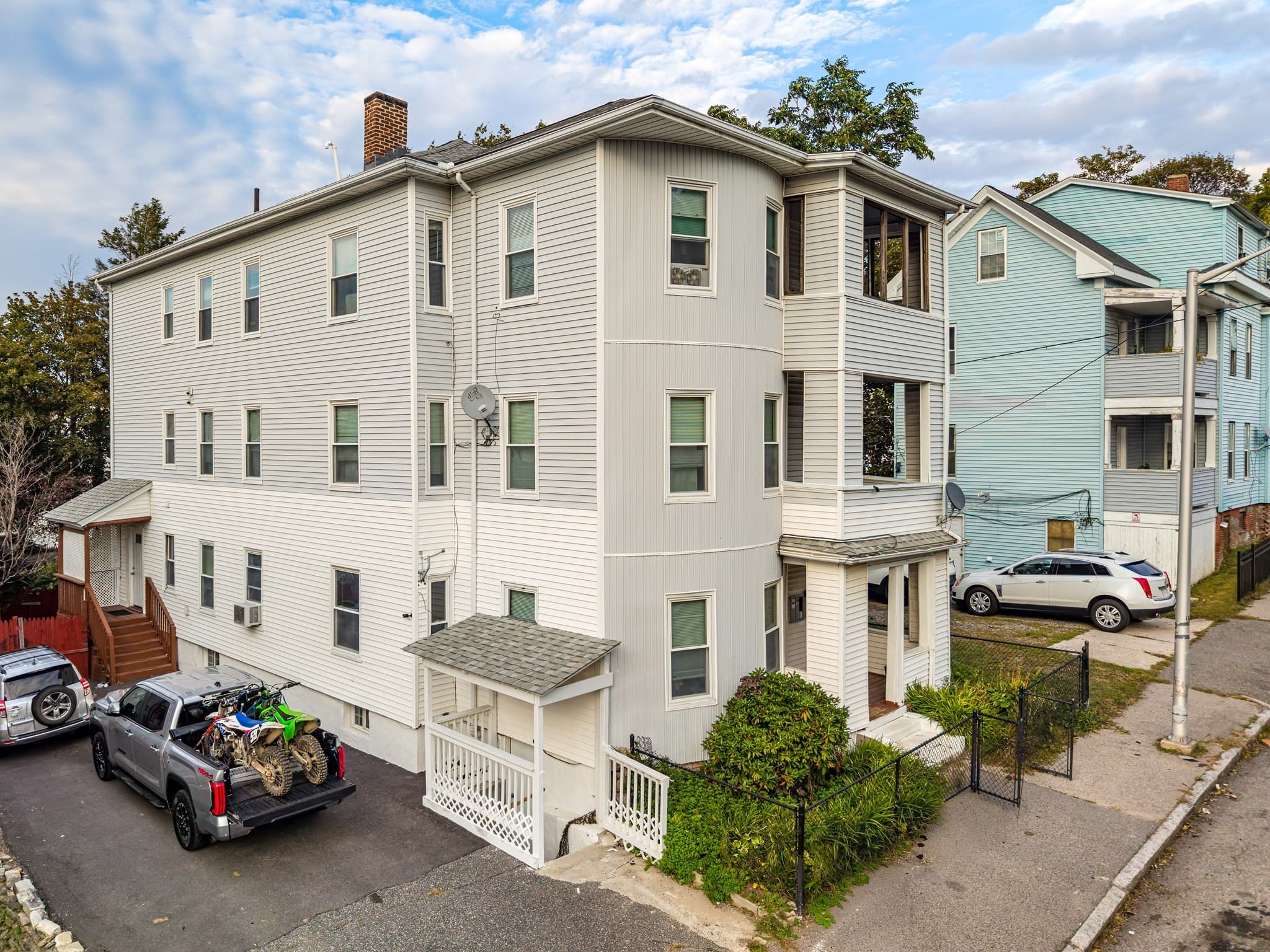 3 Family at 33 Jefferson St, Worcester MA 01604, Worcester, photo 2 of 34