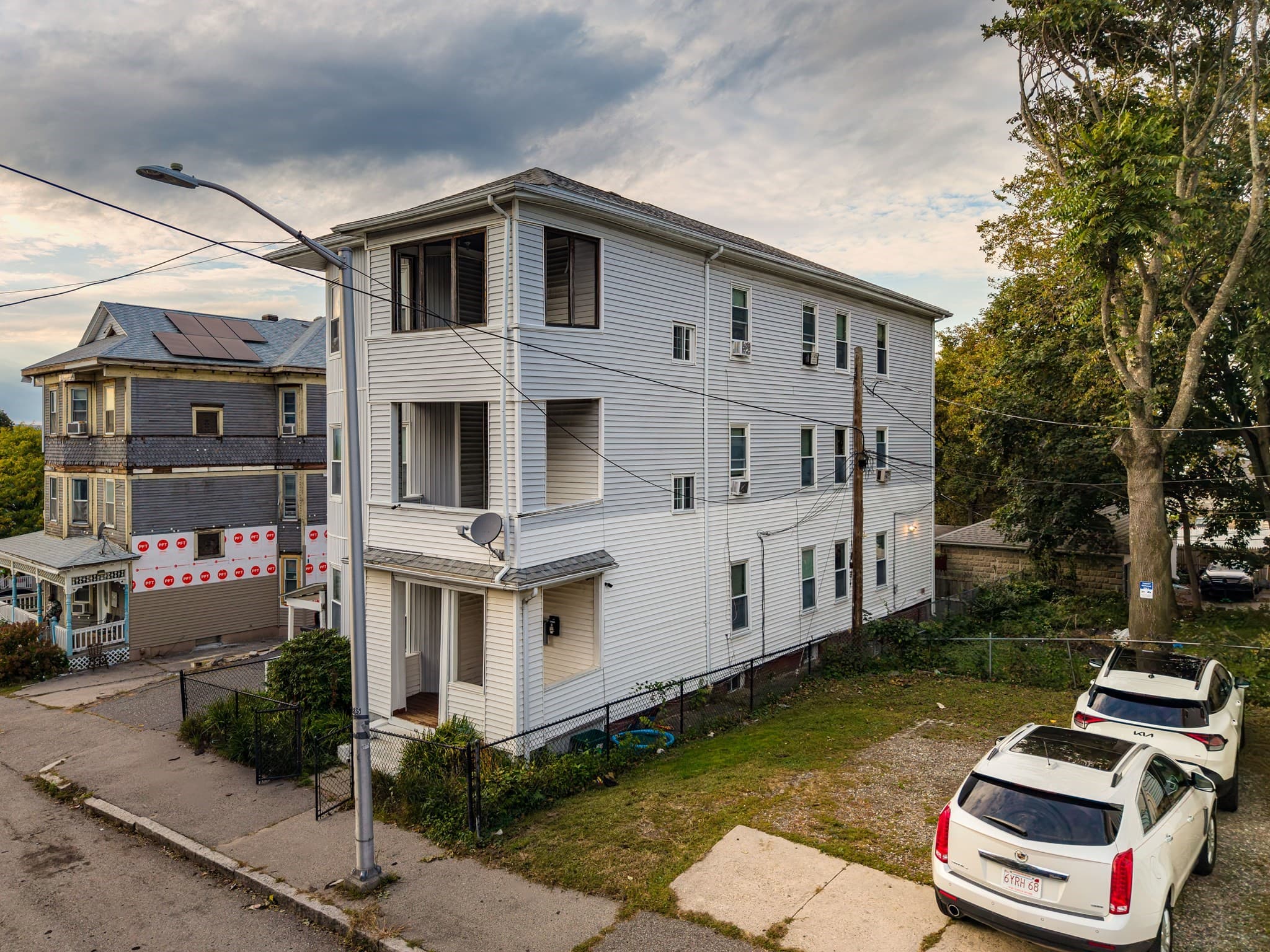 3 Family at 33 Jefferson St, Worcester MA 01604, Worcester, photo 3 of 34