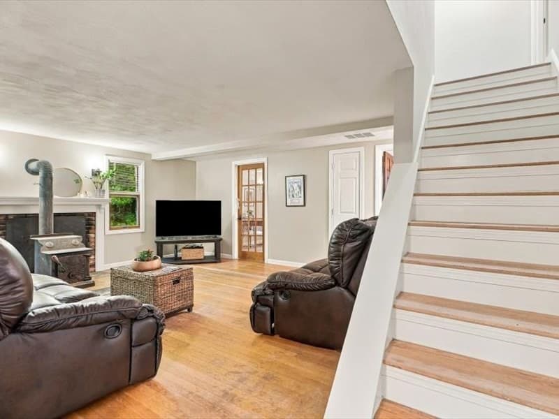 Single Family Residence at 109 Pleasant St, Plympton MA 02367, Plympton, photo 15 of 32