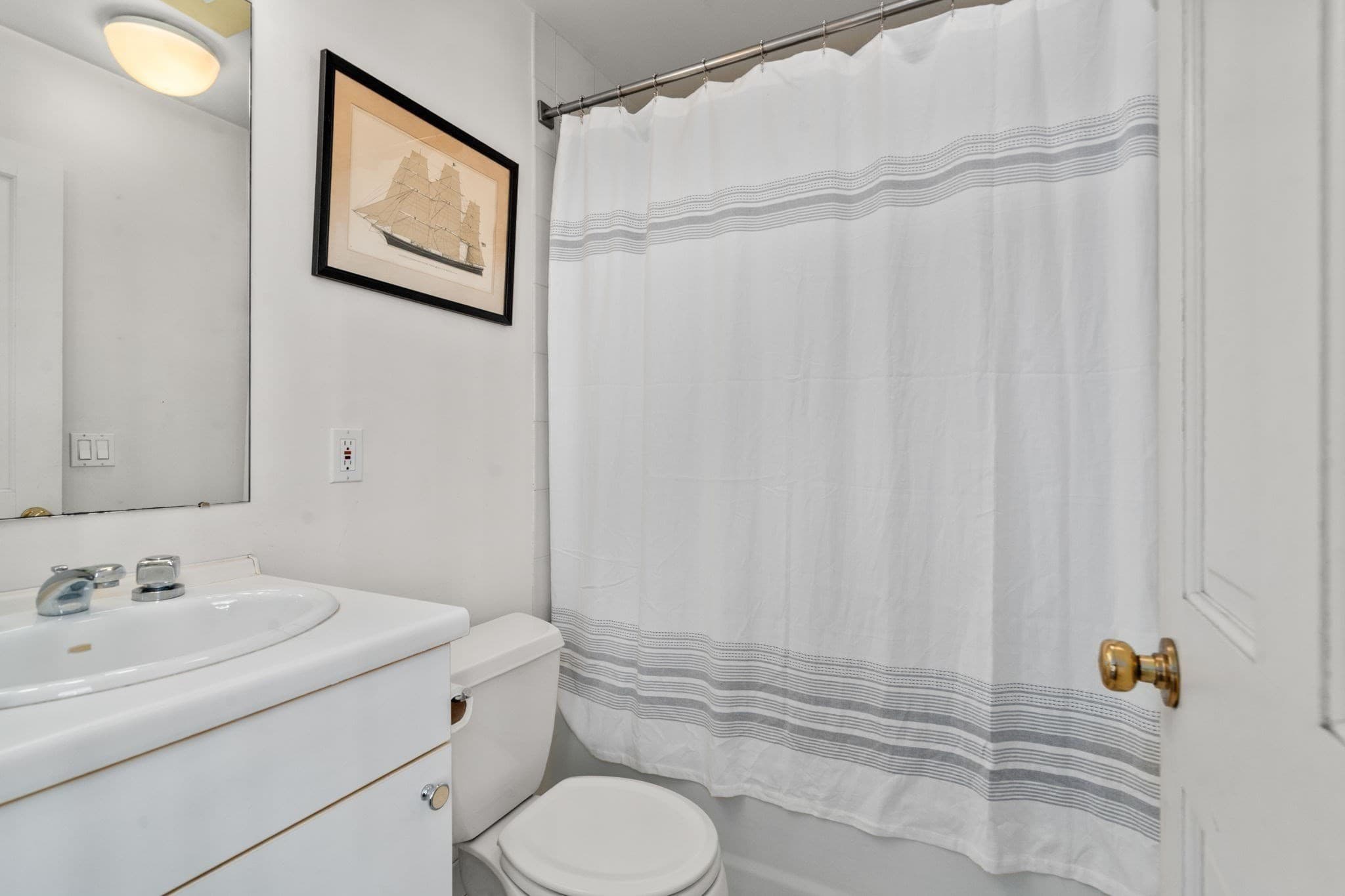 Condominium at 40 Battery St # 202, Boston MA 02109, Boston, photo 27 of 41