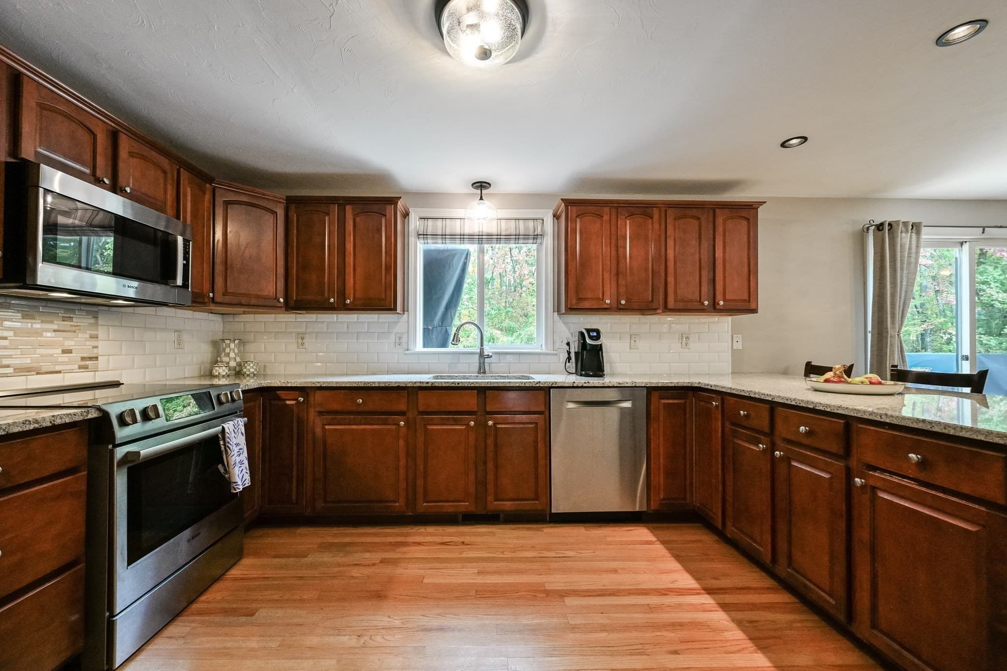 Single Family Residence at 20 River Edge Rd, Mansfield MA 02048, photo 15 of 42