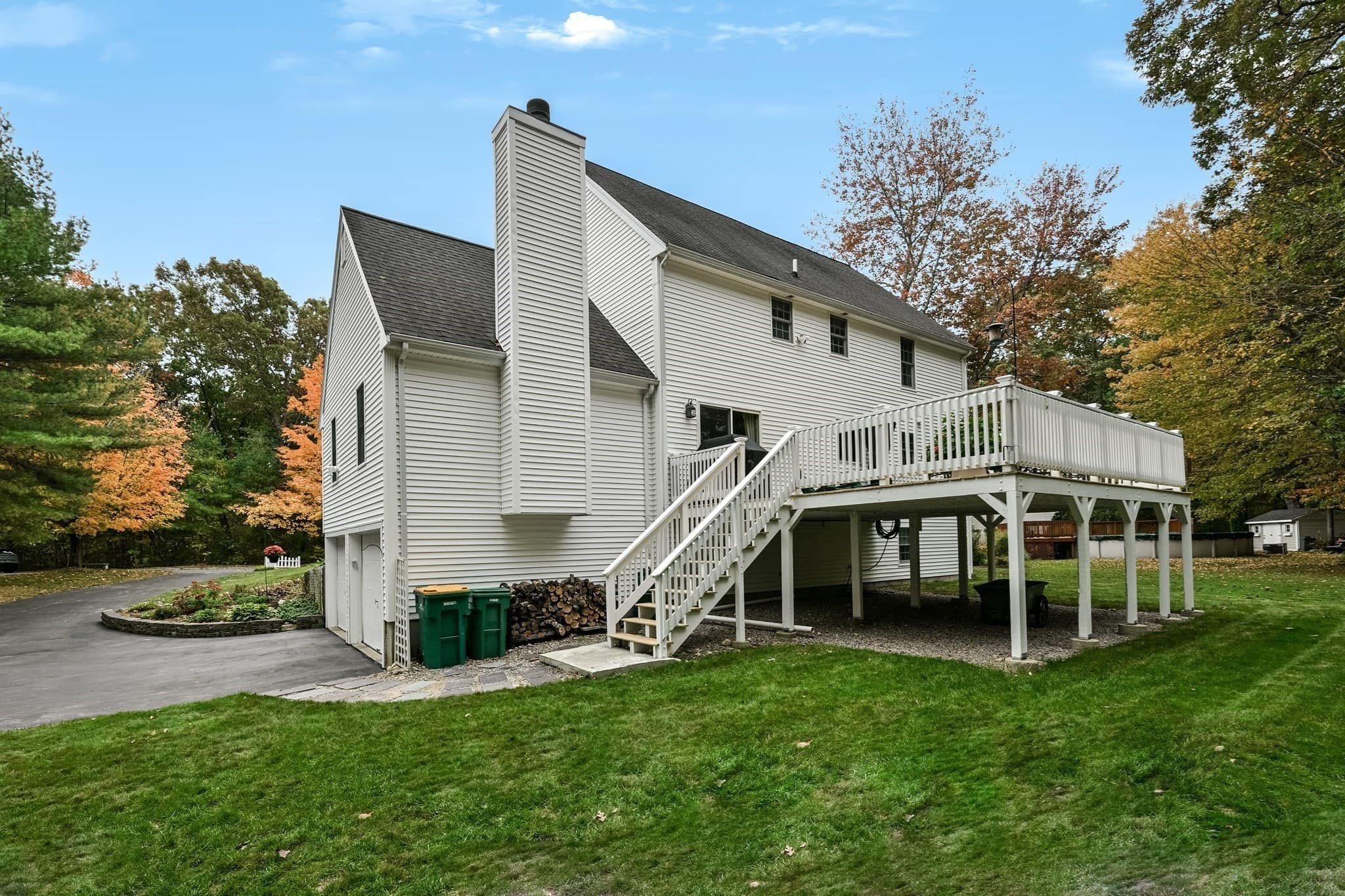 Single Family Residence at 20 River Edge Rd, Mansfield MA 02048, photo 4 of 42