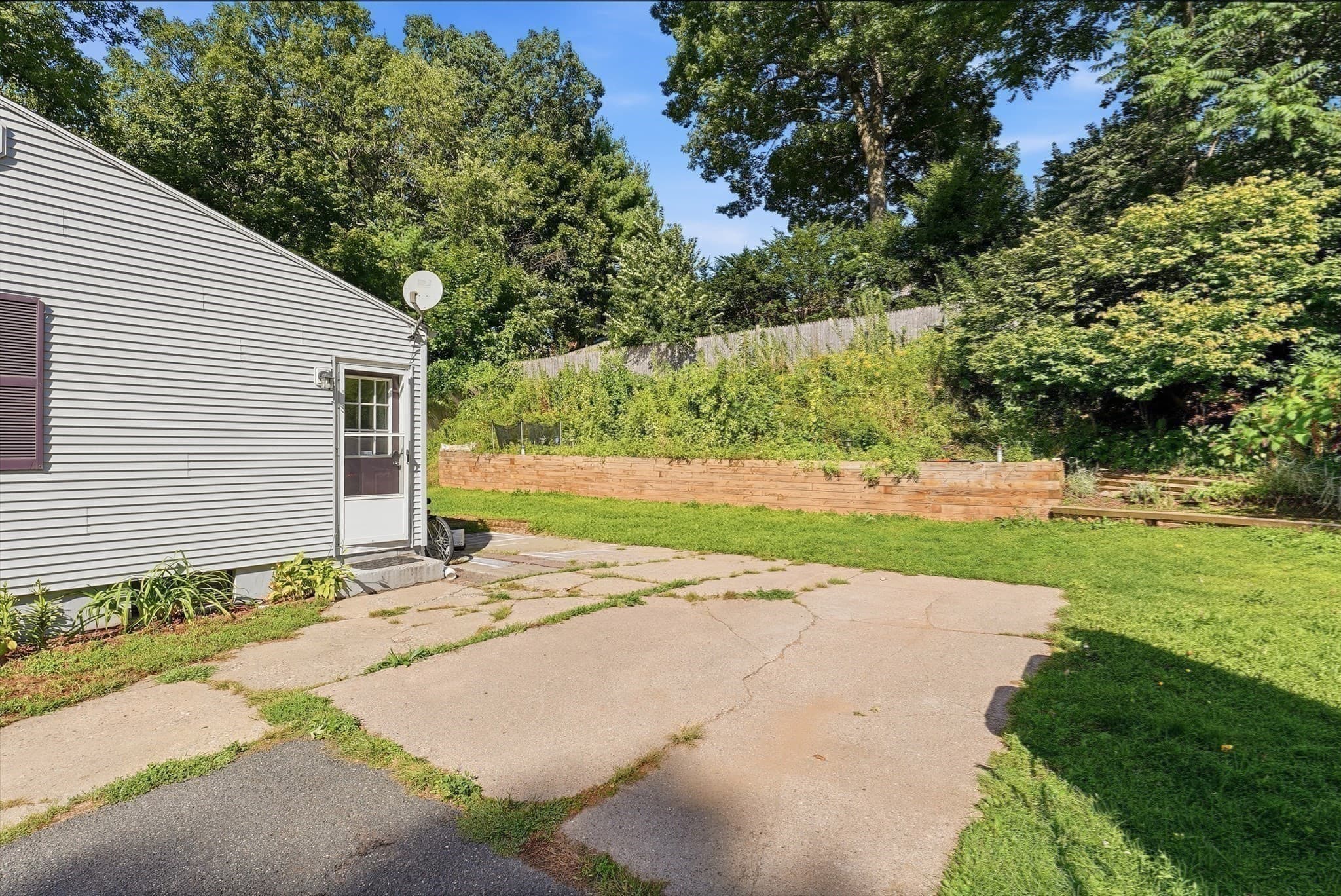 Single Family Residence at 101 Regal St, Springfield MA 01118, Springfield, photo 27 of 33
