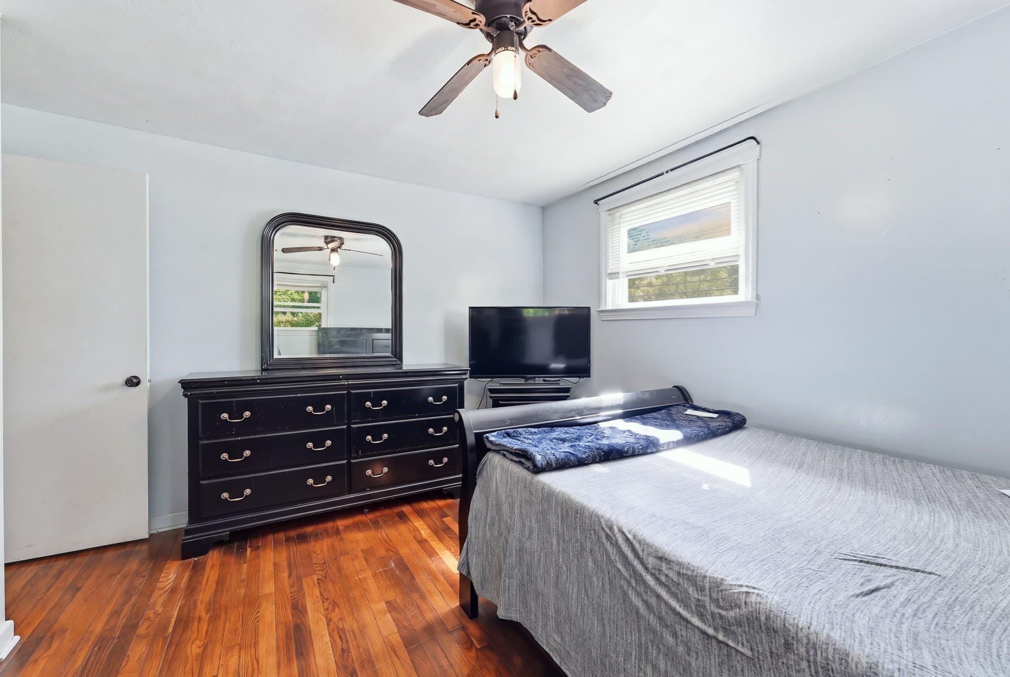 Single Family Residence at 101 Regal St, Springfield MA 01118, Springfield, photo 12 of 33