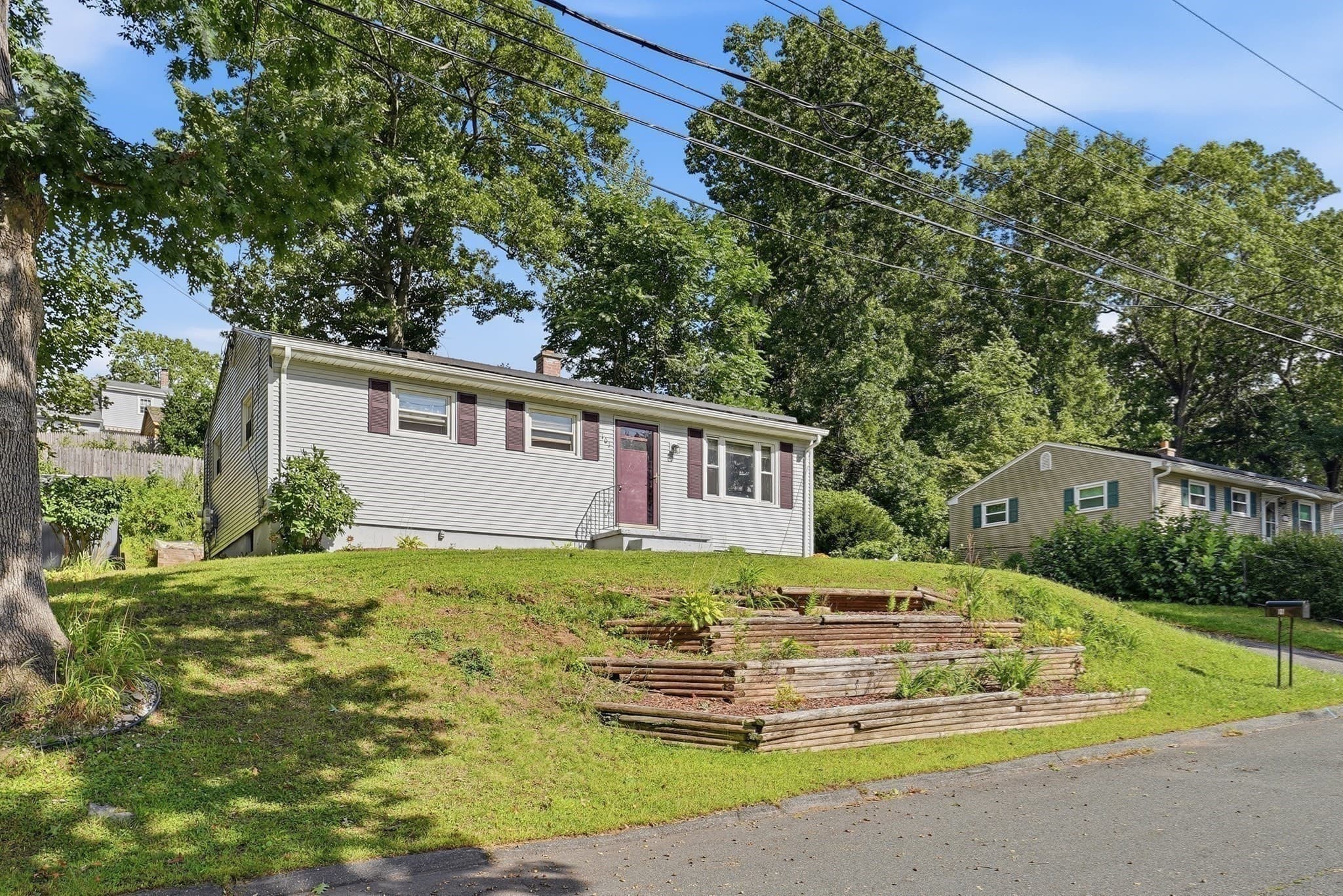 Single Family Residence at 101 Regal St, Springfield MA 01118, Springfield, photo 31 of 33