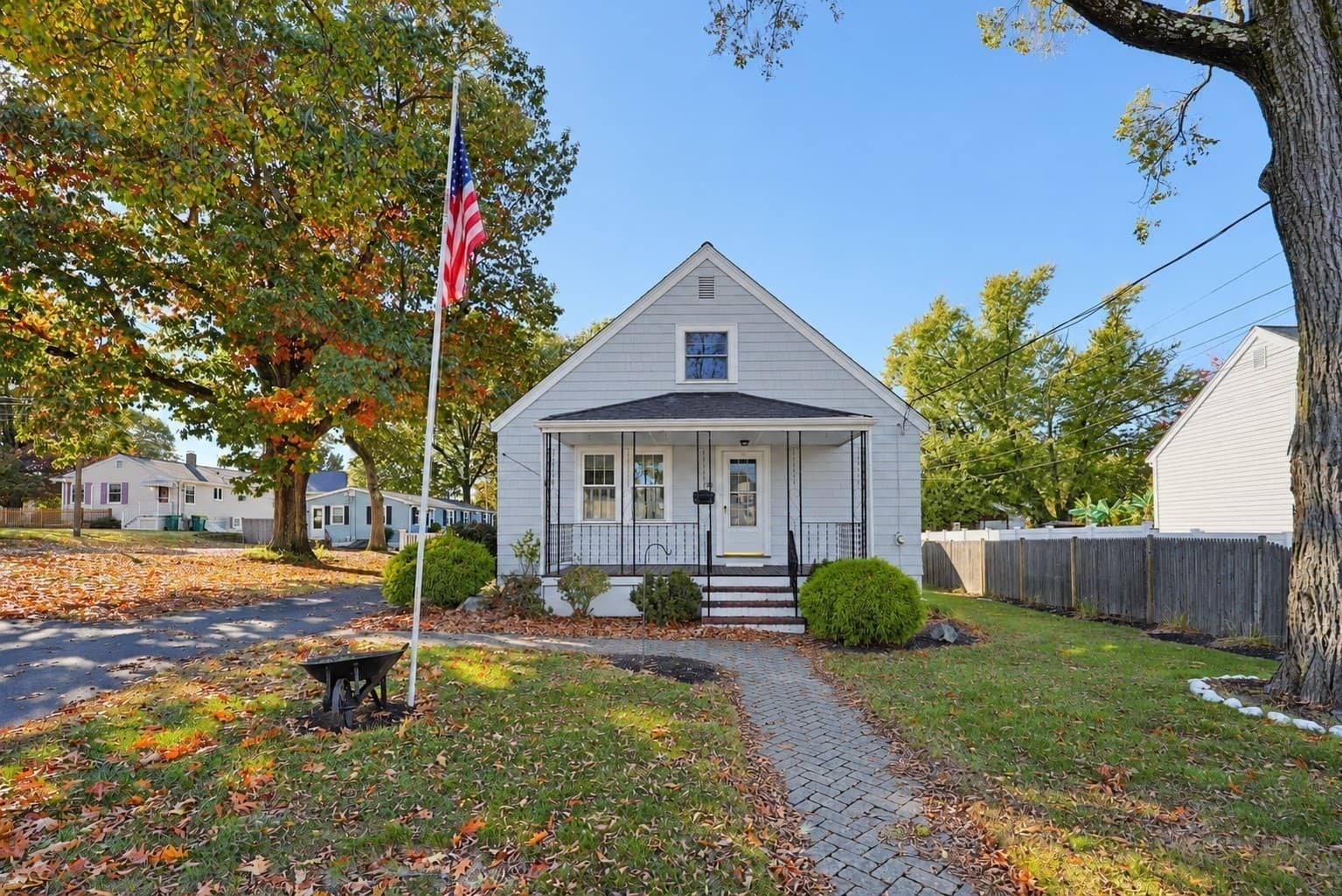 3 Family at 701 Pleasant, Norwood MA 02062, Norwood, photo 2 of 22