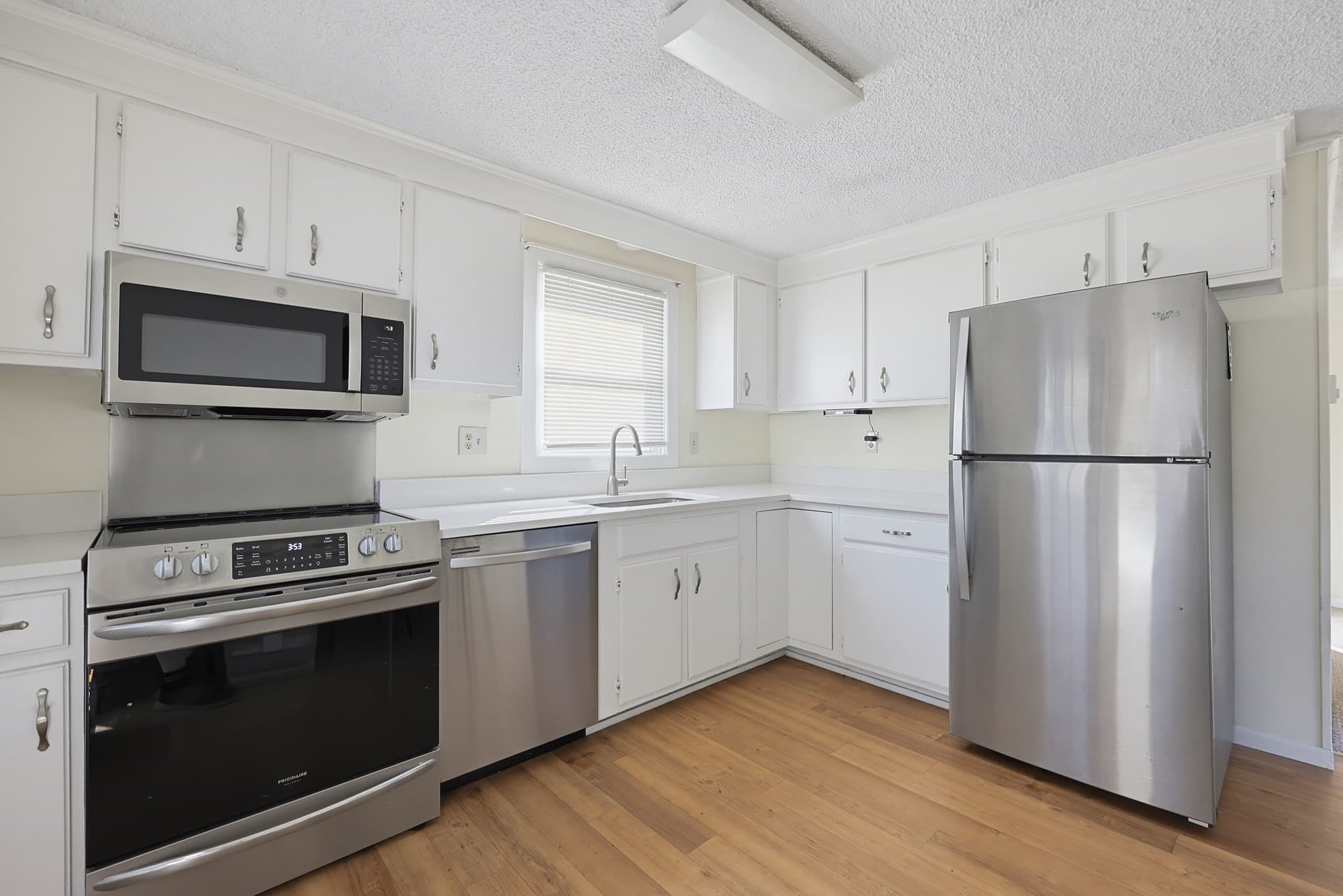 3 Family at 701 Pleasant, Norwood MA 02062, Norwood, photo 6 of 22