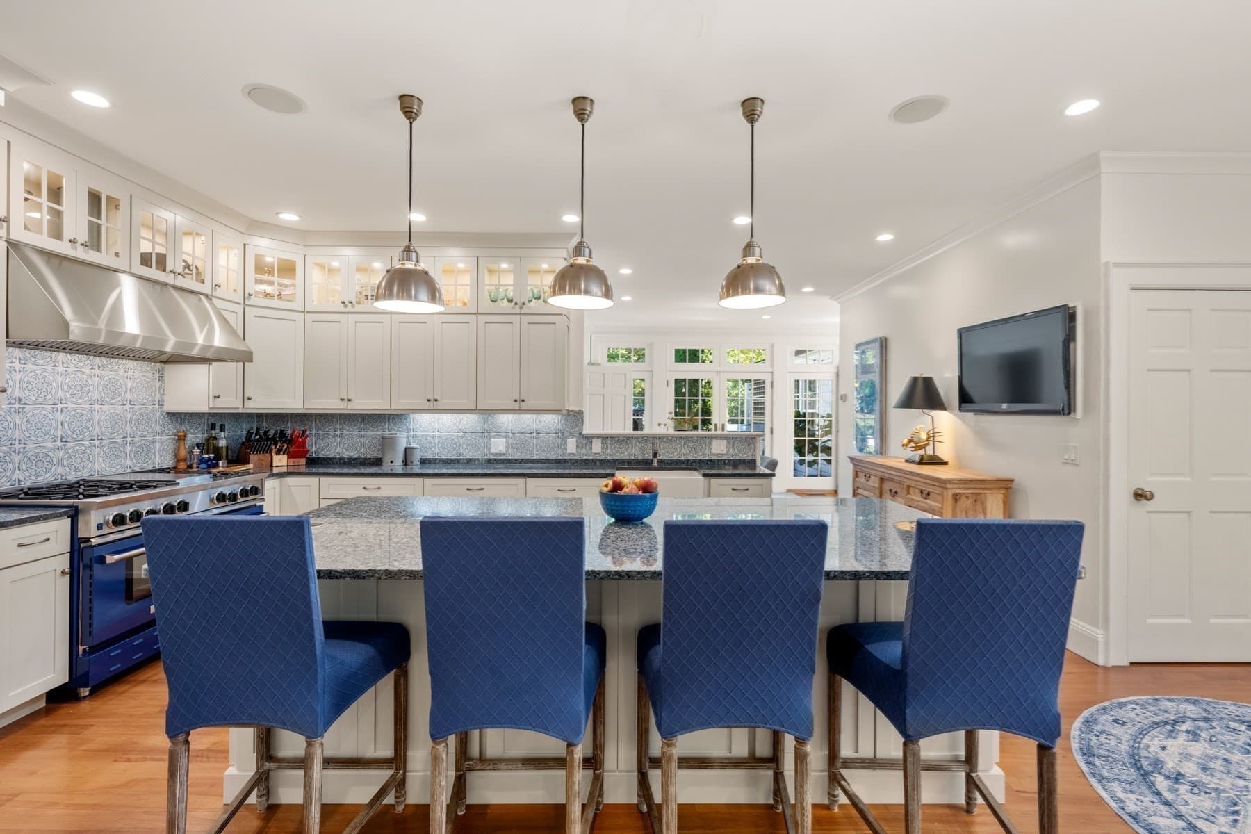 Single Family Residence at 11 Hart St, Beverly MA 01915, Beverly, photo 11 of 42