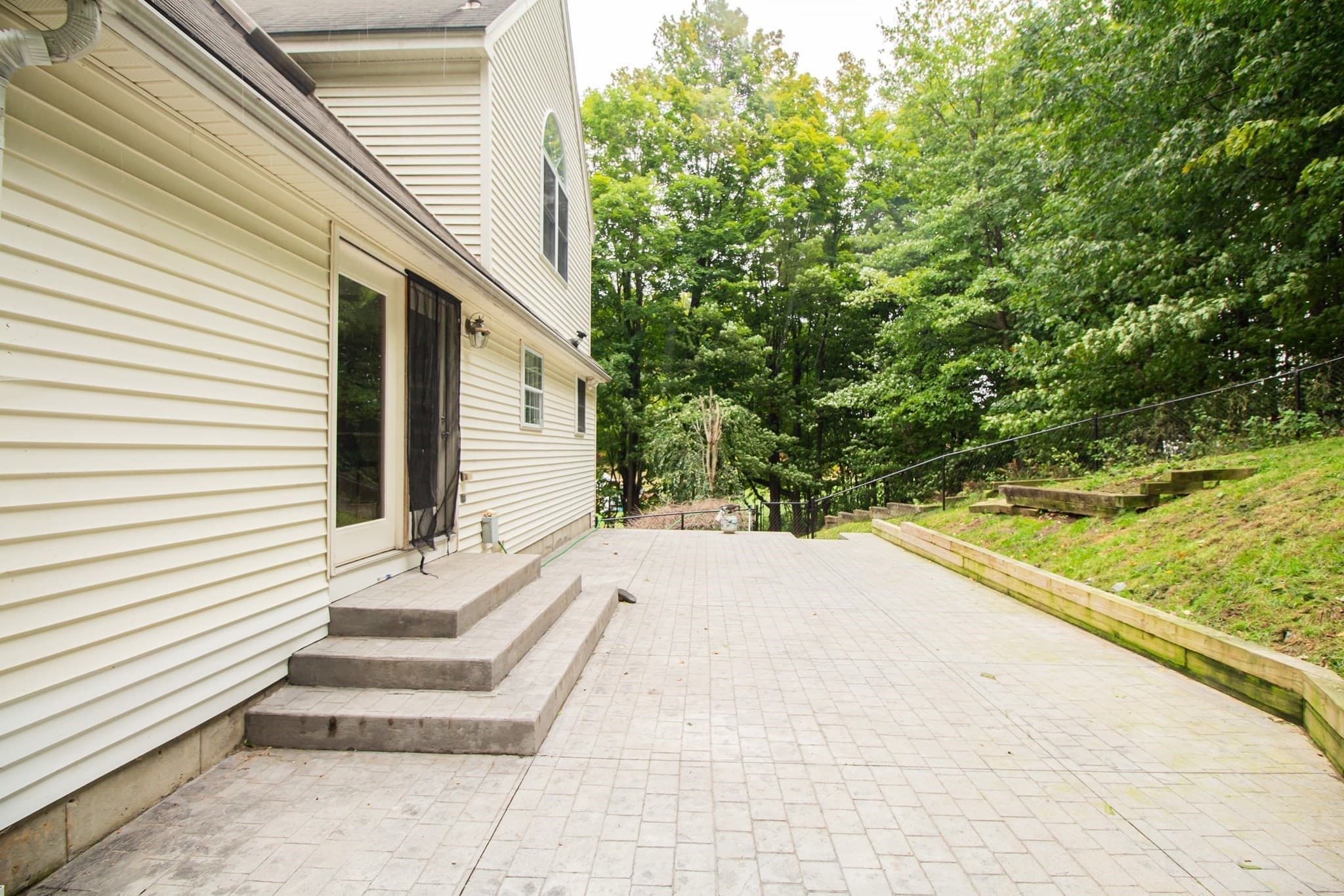 Single Family Residence at 68 Biscuit Hill Dr, Leominster MA 01453, Leominster, photo 5 of 26