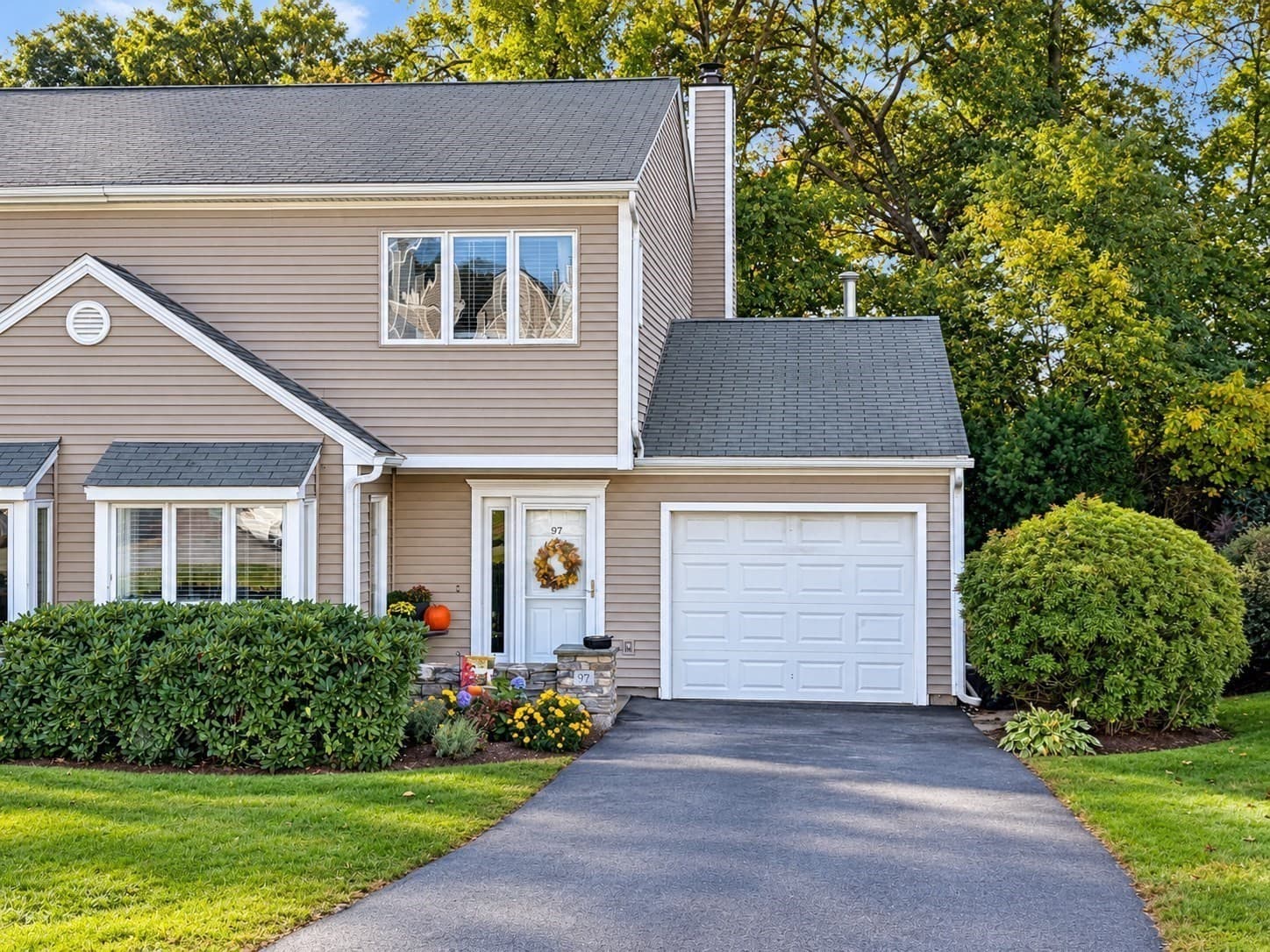 97 Oakwood Lane # 97, Worcester MA 01604