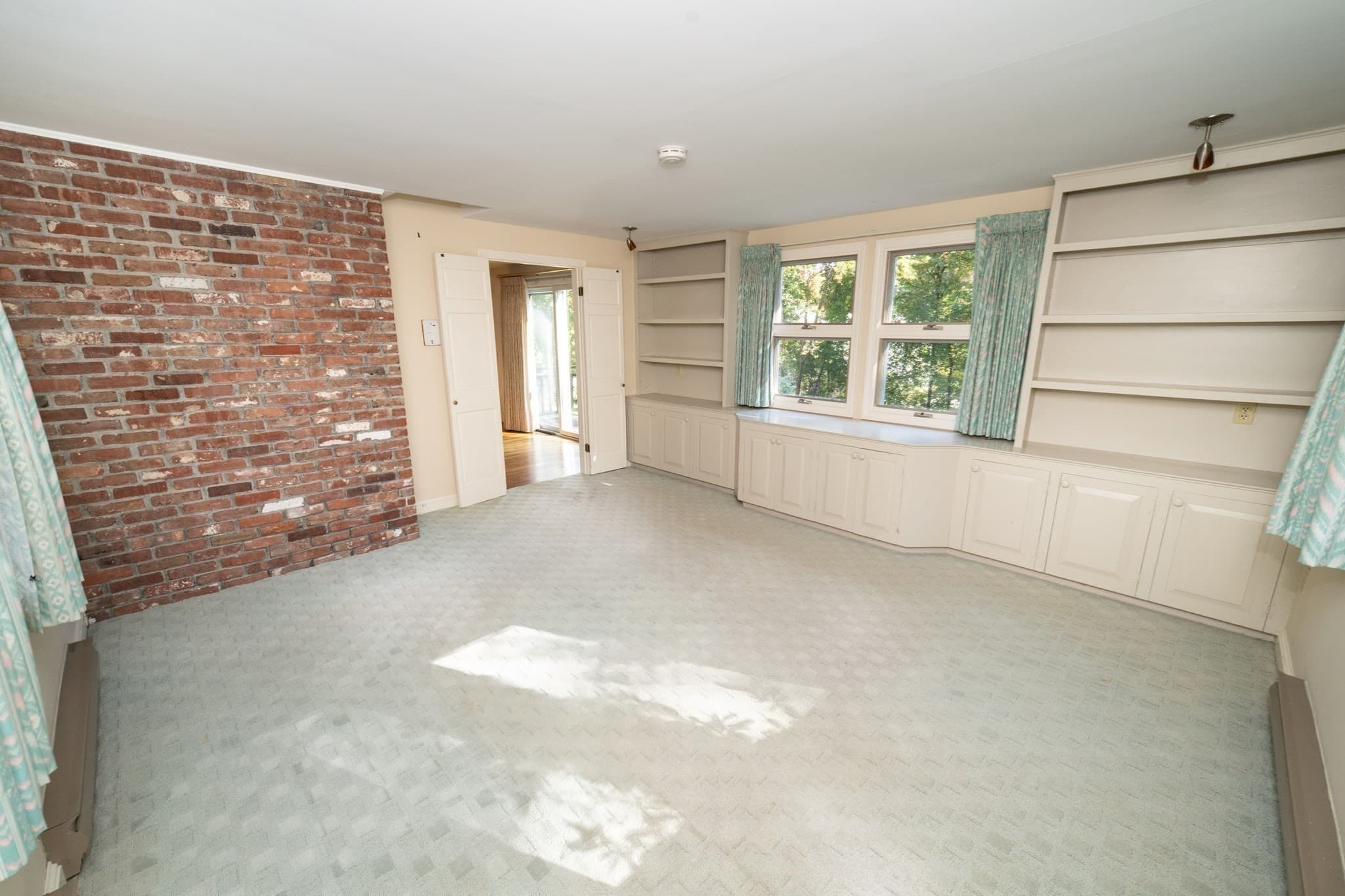 Single Family Residence at 9 Cherlyn Dr, Northborough MA 01532, Northborough, photo 7 of 42