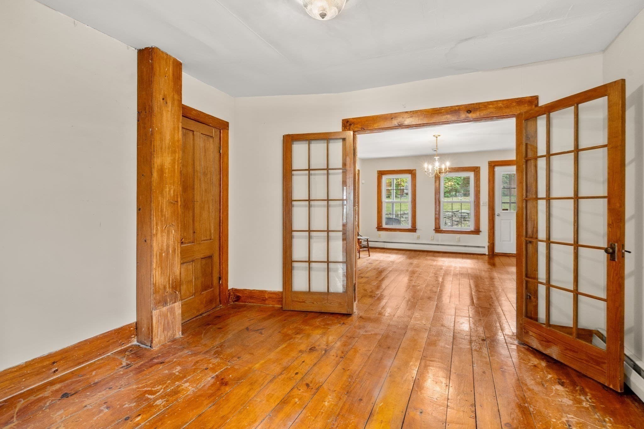 Multi Family at 106 Chestnut St, Southbridge MA 01550, photo 5 of 42