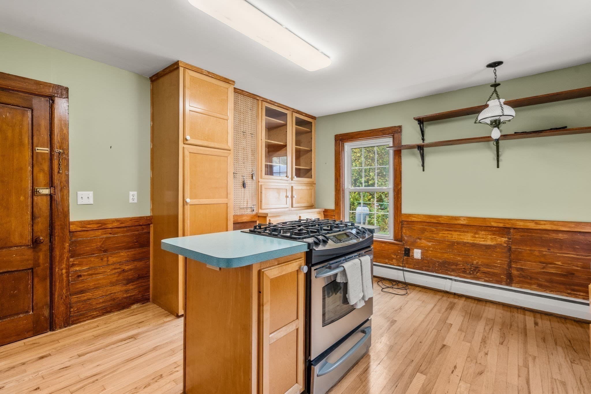 Multi Family at 106 Chestnut St, Southbridge MA 01550, photo 14 of 42