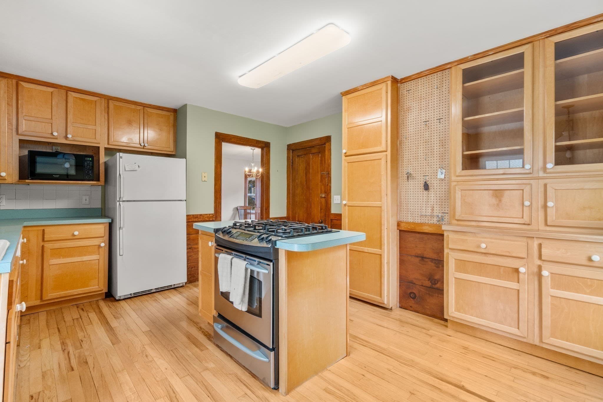 Multi Family at 106 Chestnut St, Southbridge MA 01550, photo 15 of 42