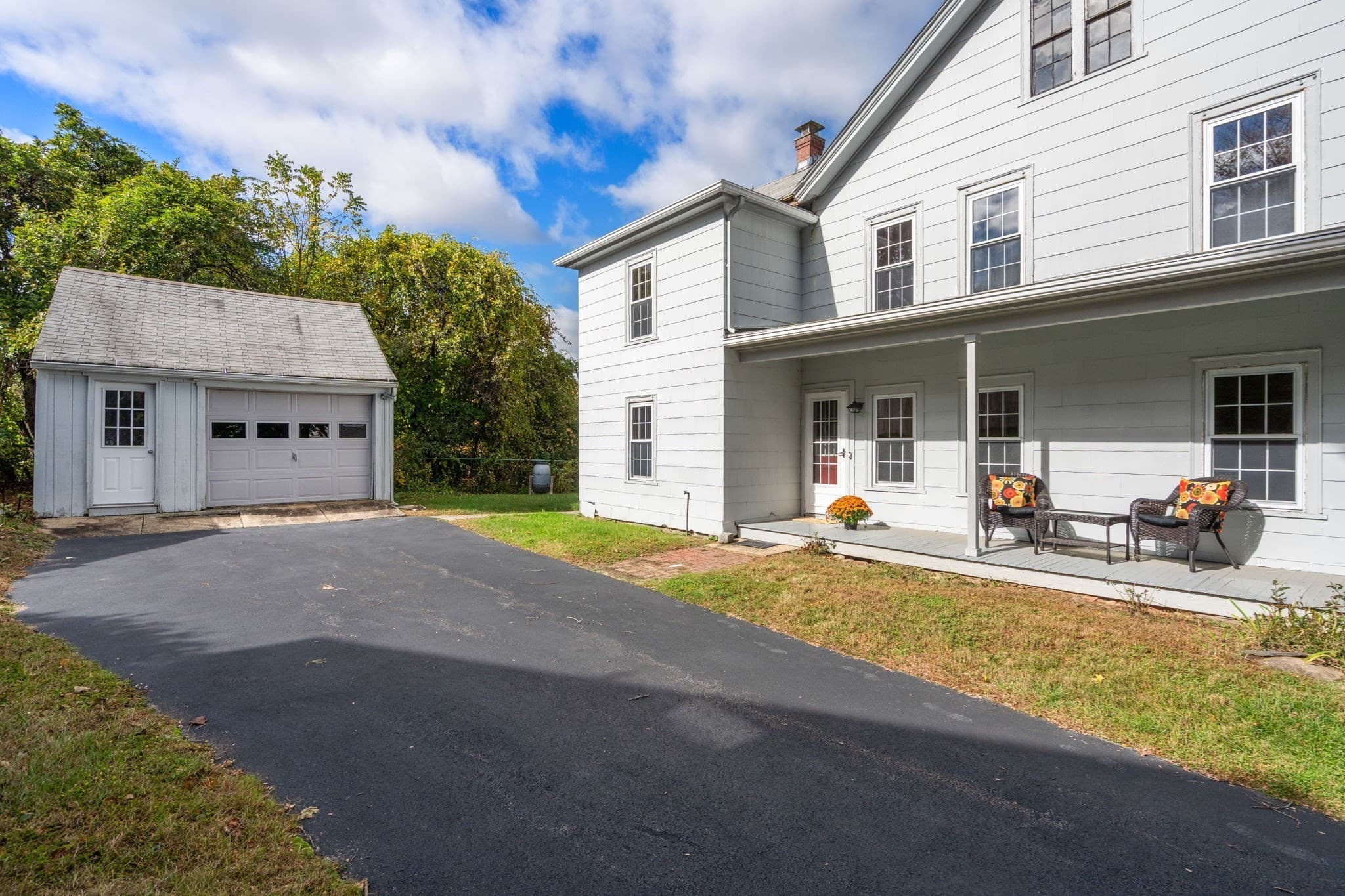 Multi Family at 106 Chestnut St, Southbridge MA 01550, photo 4 of 42