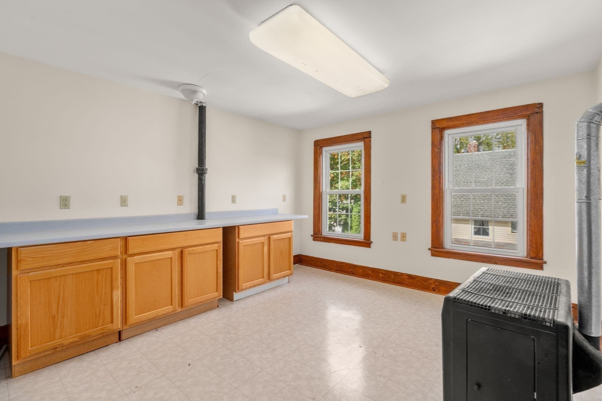 Multi Family at 106 Chestnut St, Southbridge MA 01550, photo 21 of 42