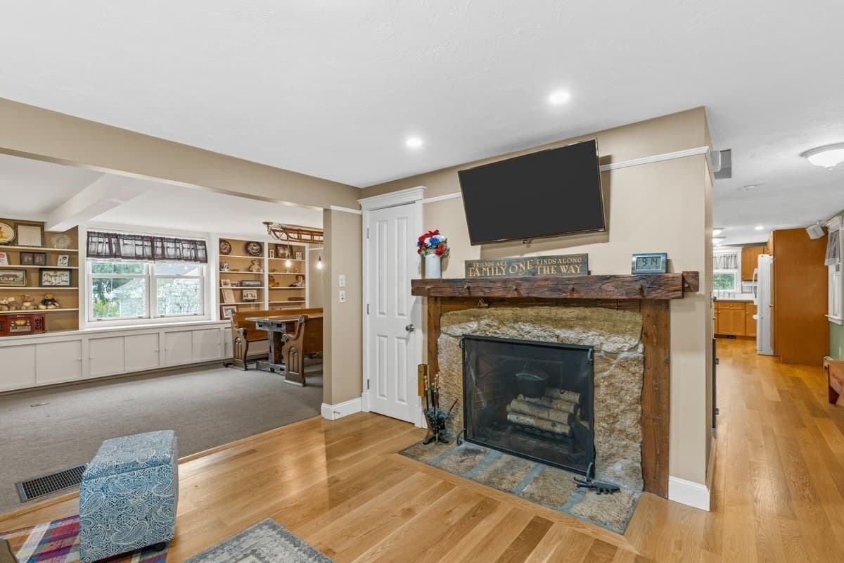 Multi Family at 18 Tyler Ave, Wareham MA 02538, photo 5 of 42