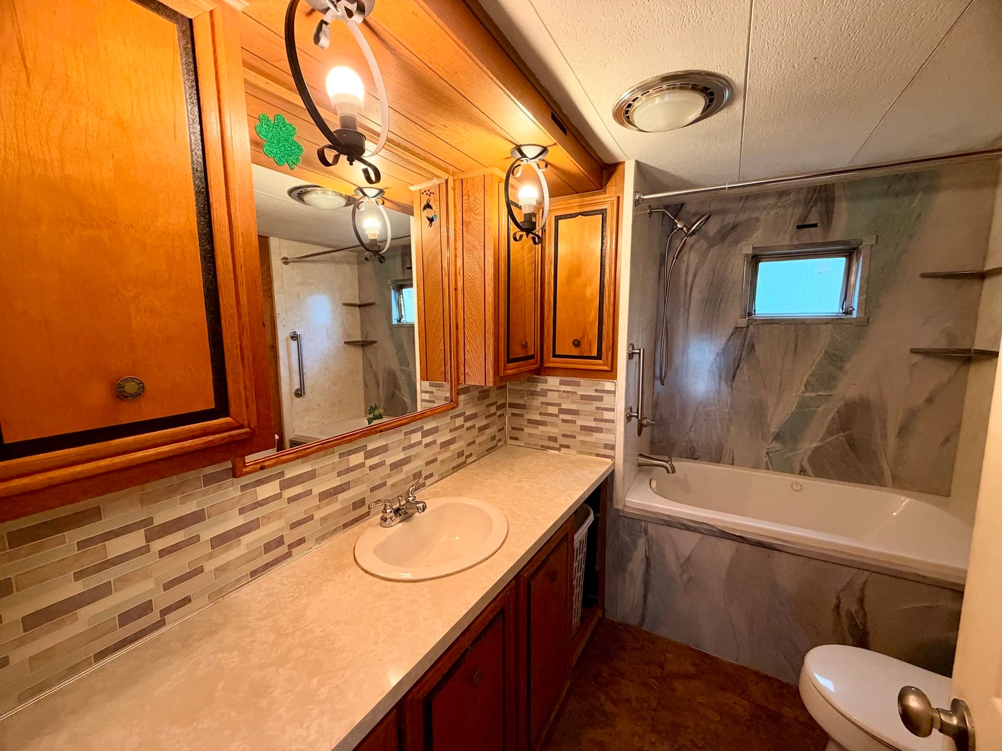 Mobile Home at 37 Pioneer Way # 37, Springfield MA 01119, Springfield, photo 16 of 29