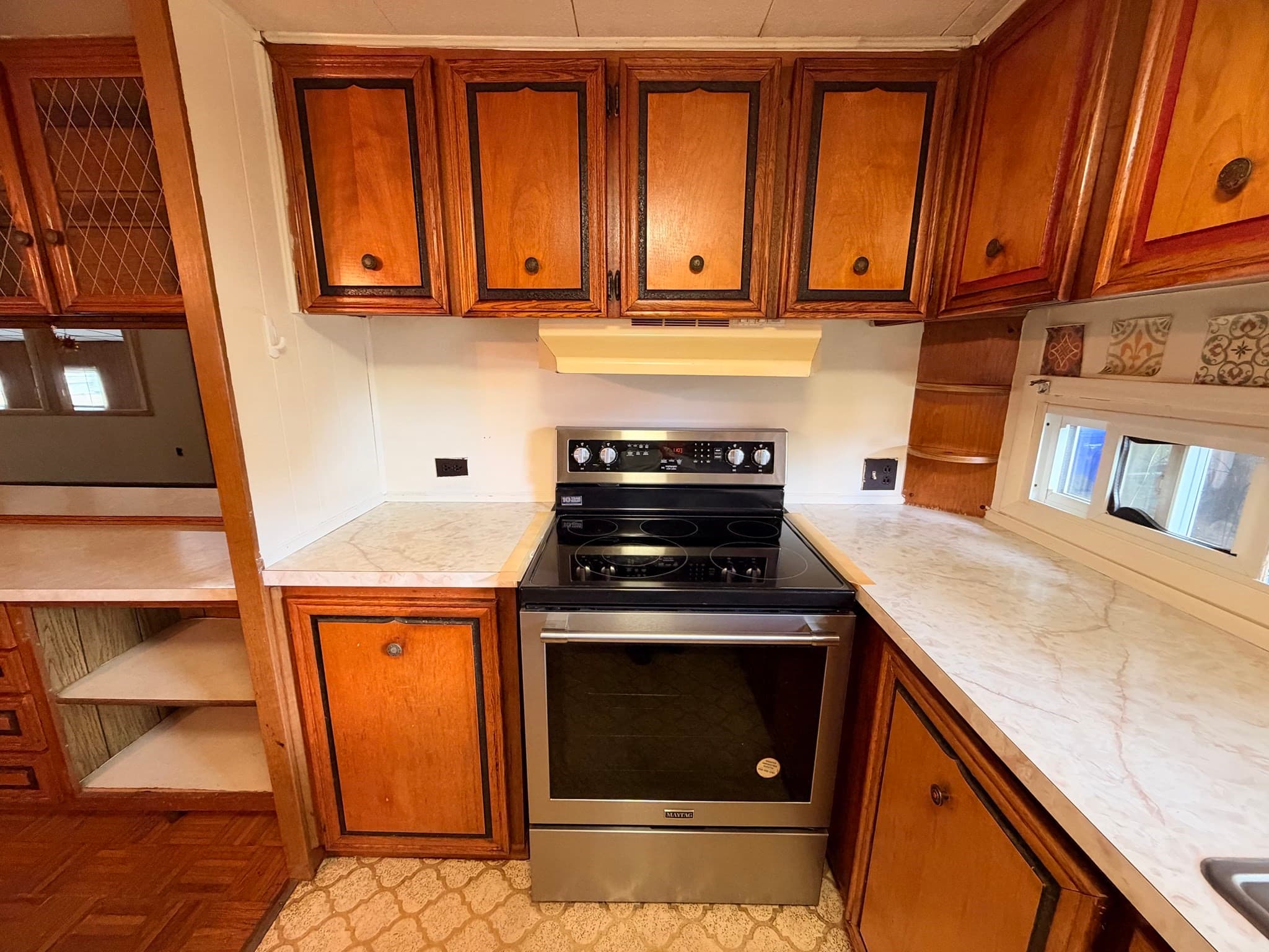 Mobile Home at 37 Pioneer Way # 37, Springfield MA 01119, Springfield, photo 9 of 29