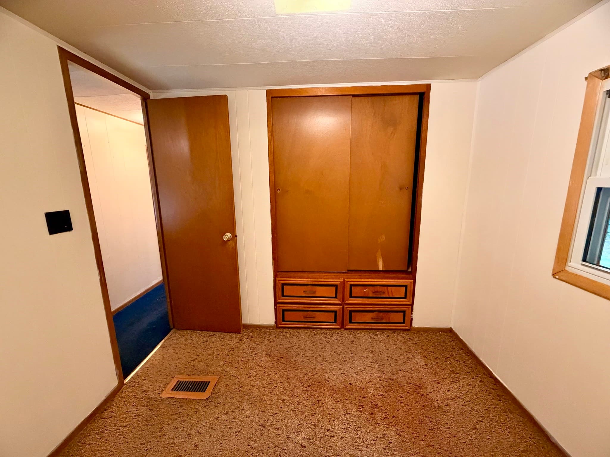 Mobile Home at 37 Pioneer Way # 37, Springfield MA 01119, Springfield, photo 14 of 29