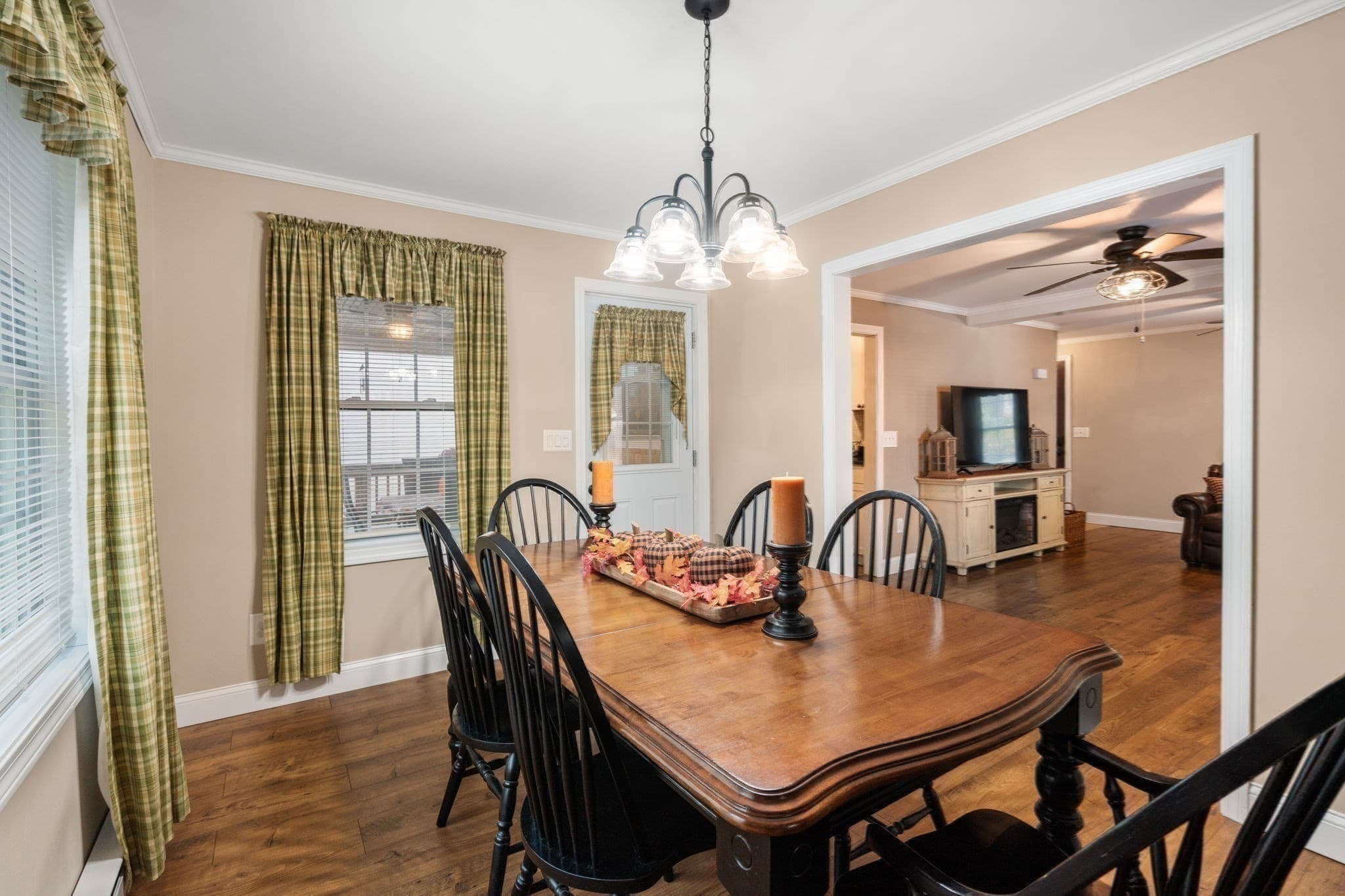 Single Family Residence at 4 Williamsburg Dr, Uxbridge MA 01569, photo 14 of 37