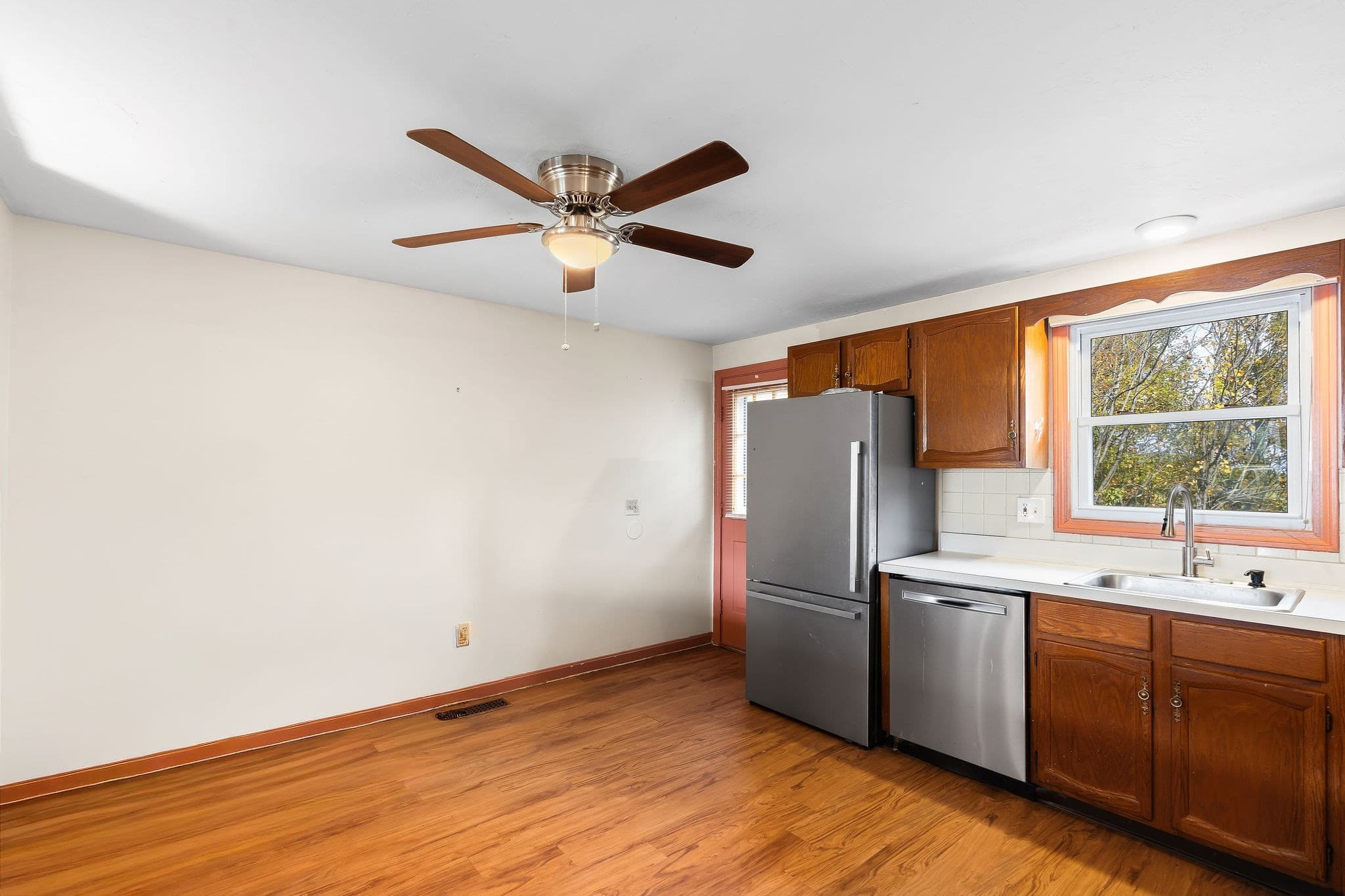 Single Family Residence at 27A Timrod Dr, Worcester MA 01603, Worcester, photo 2 of 25