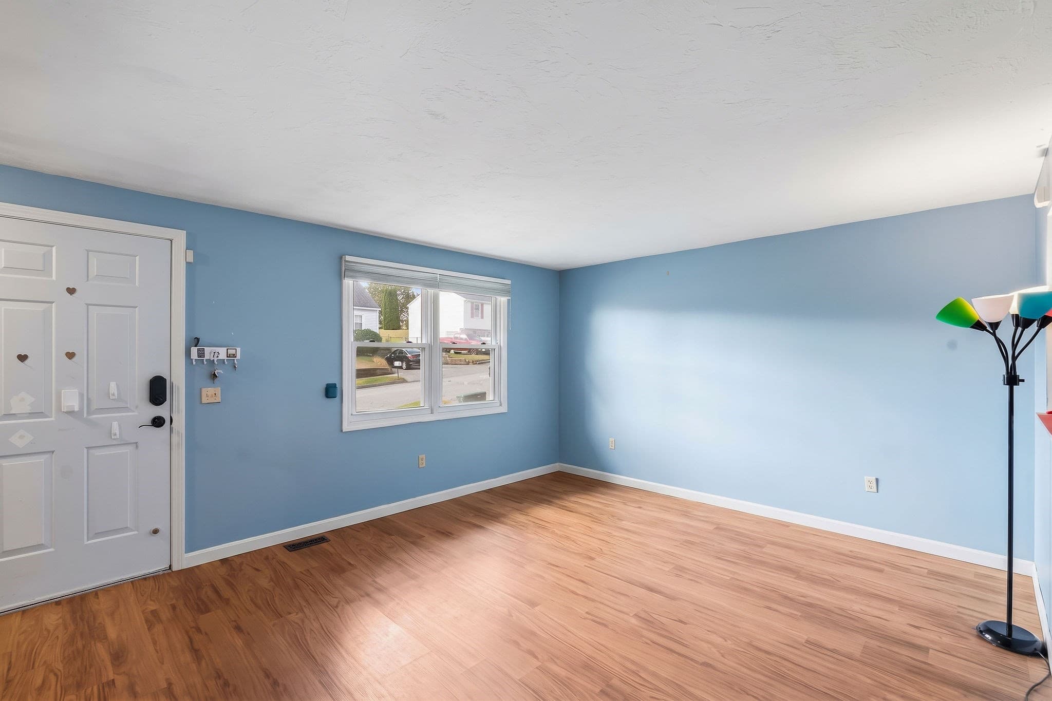 Single Family Residence at 27A Timrod Dr, Worcester MA 01603, Worcester, photo 6 of 25